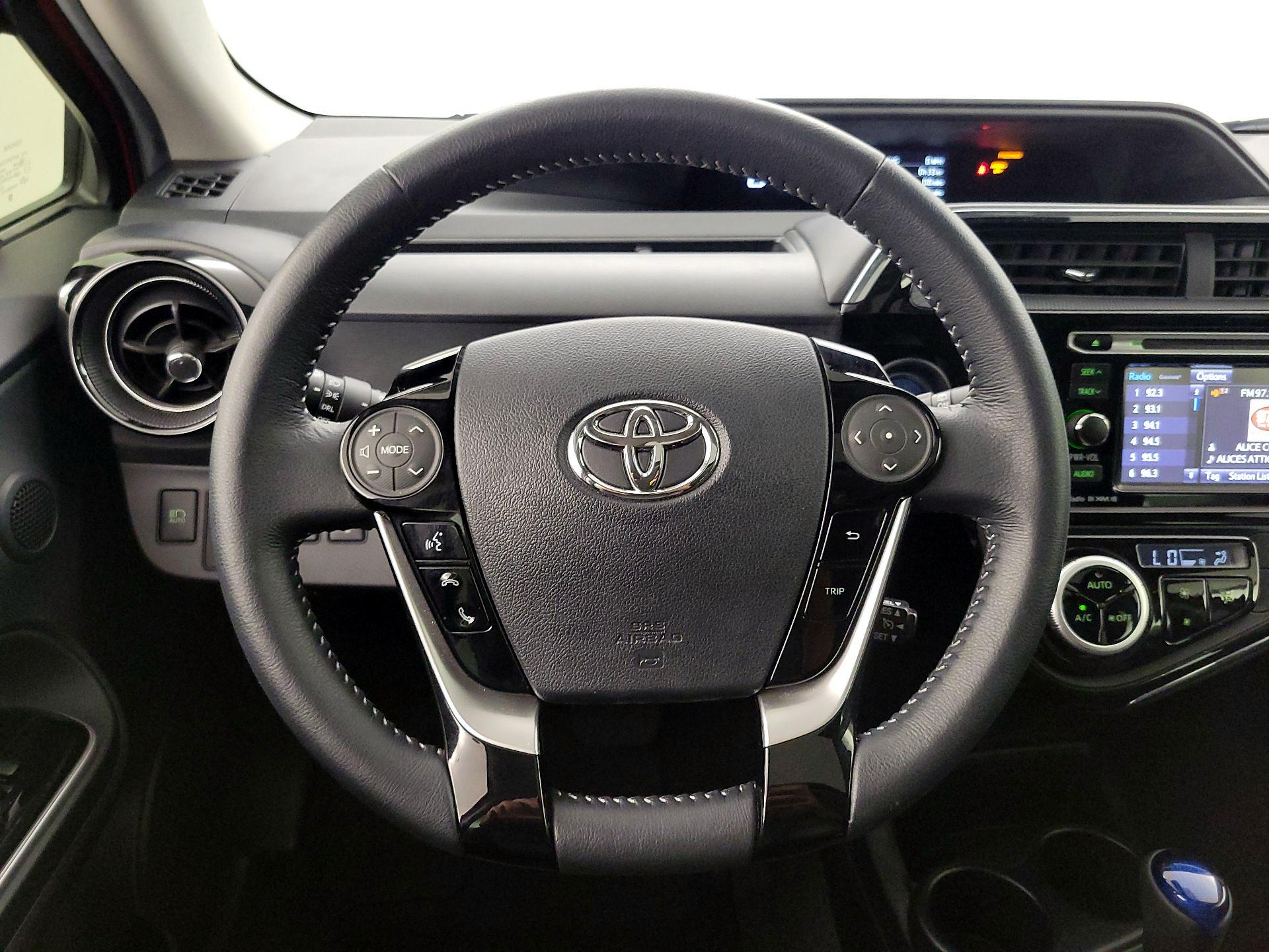Thumbnail: 2018 Toyota Prius c - 10