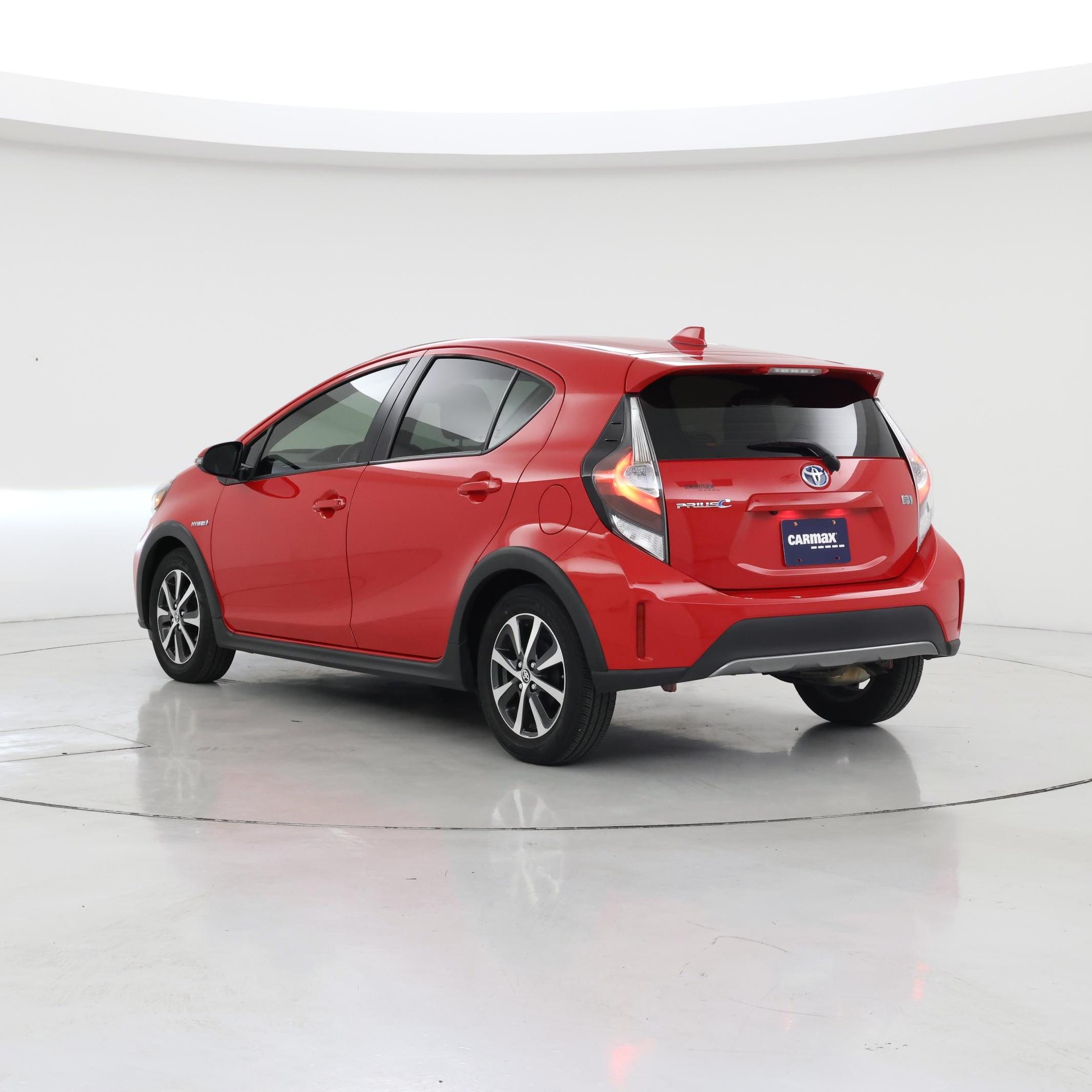 Thumbnail: 2018 Toyota Prius c - 2