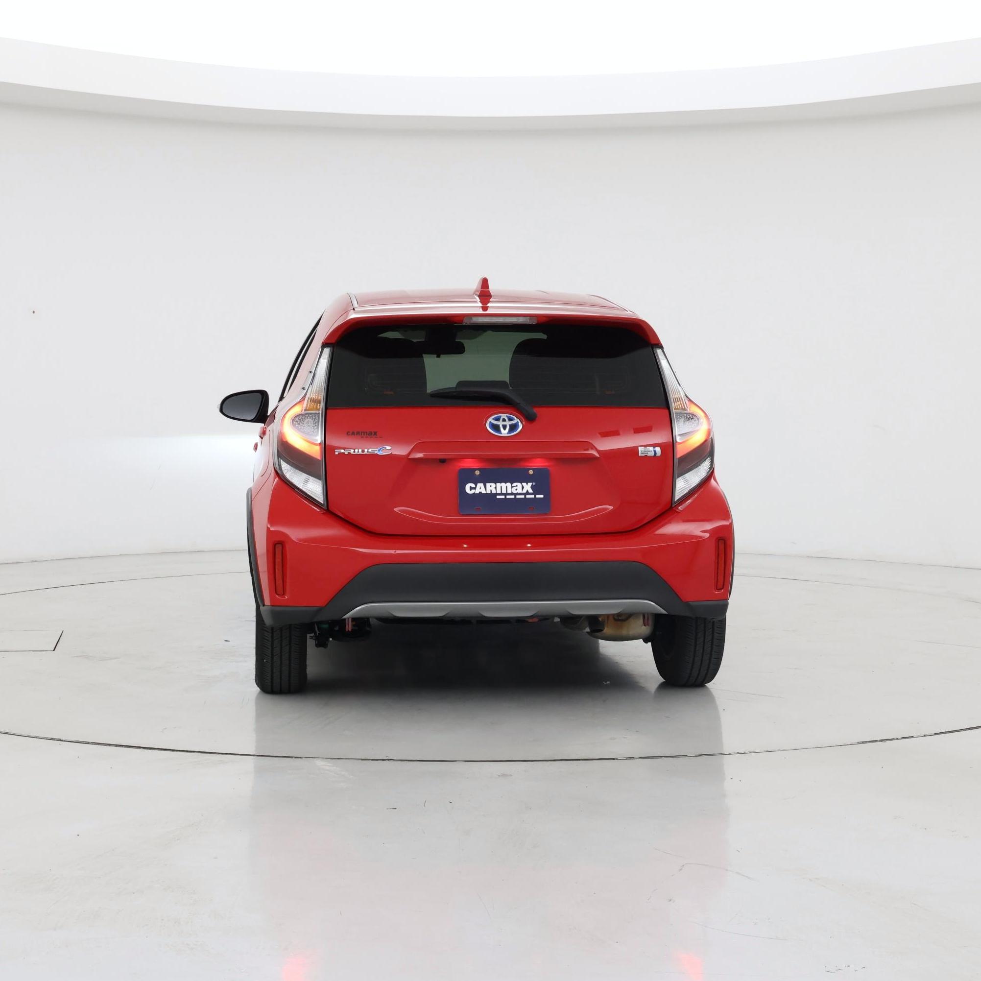 Thumbnail: 2018 Toyota Prius c - 6