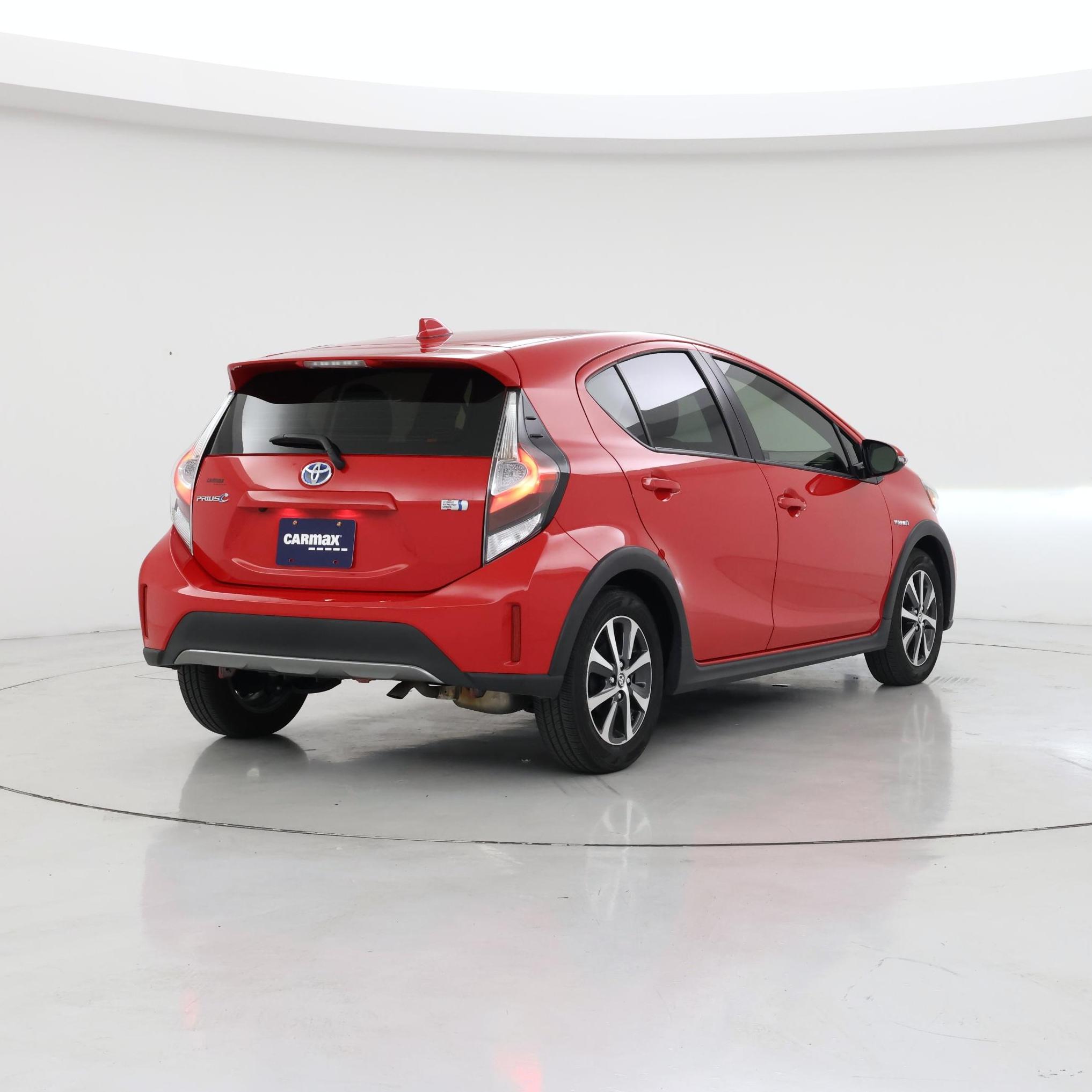 Thumbnail: 2018 Toyota Prius c - 8