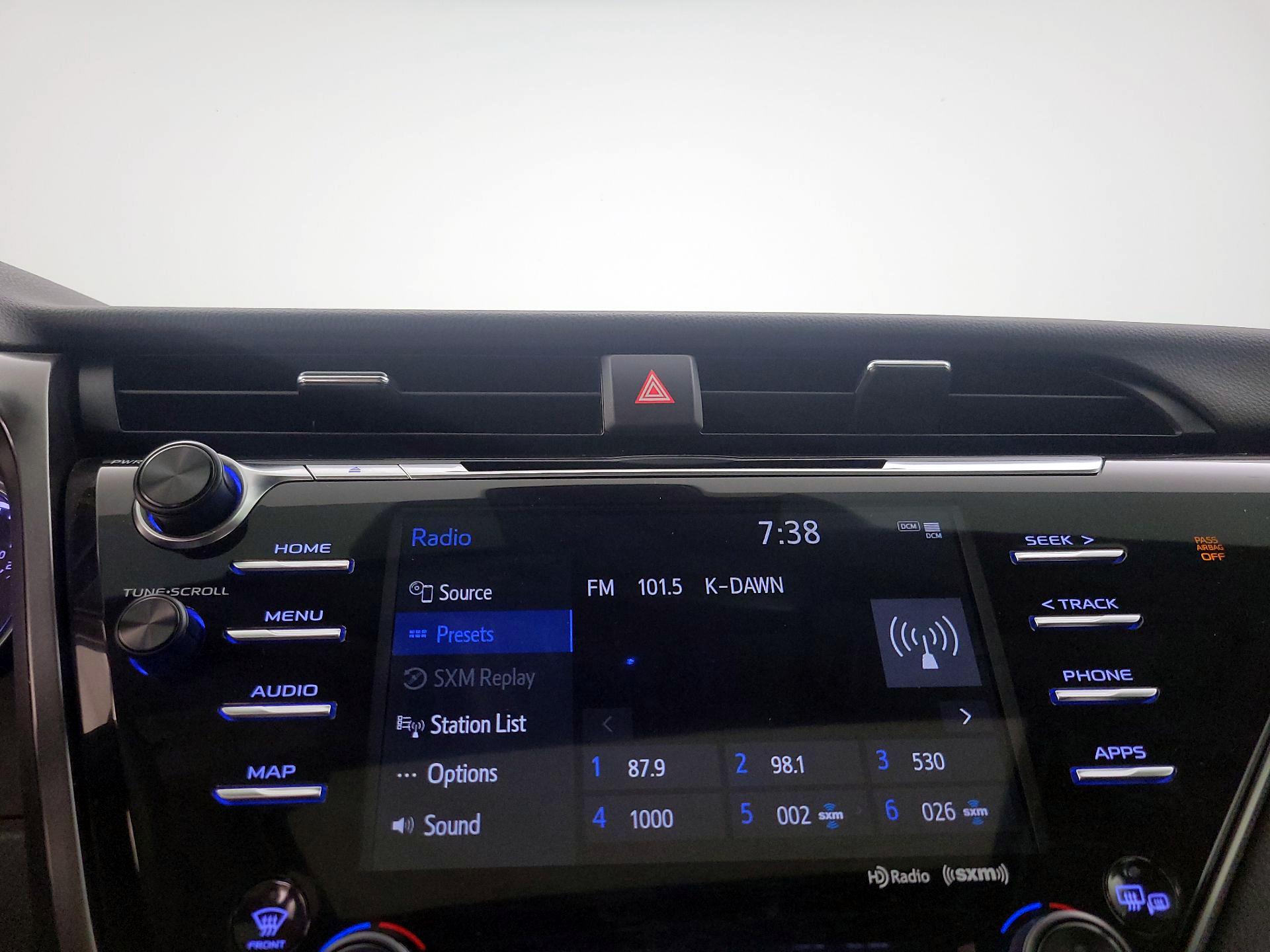 Thumbnail: 2020 Toyota Camry - 15