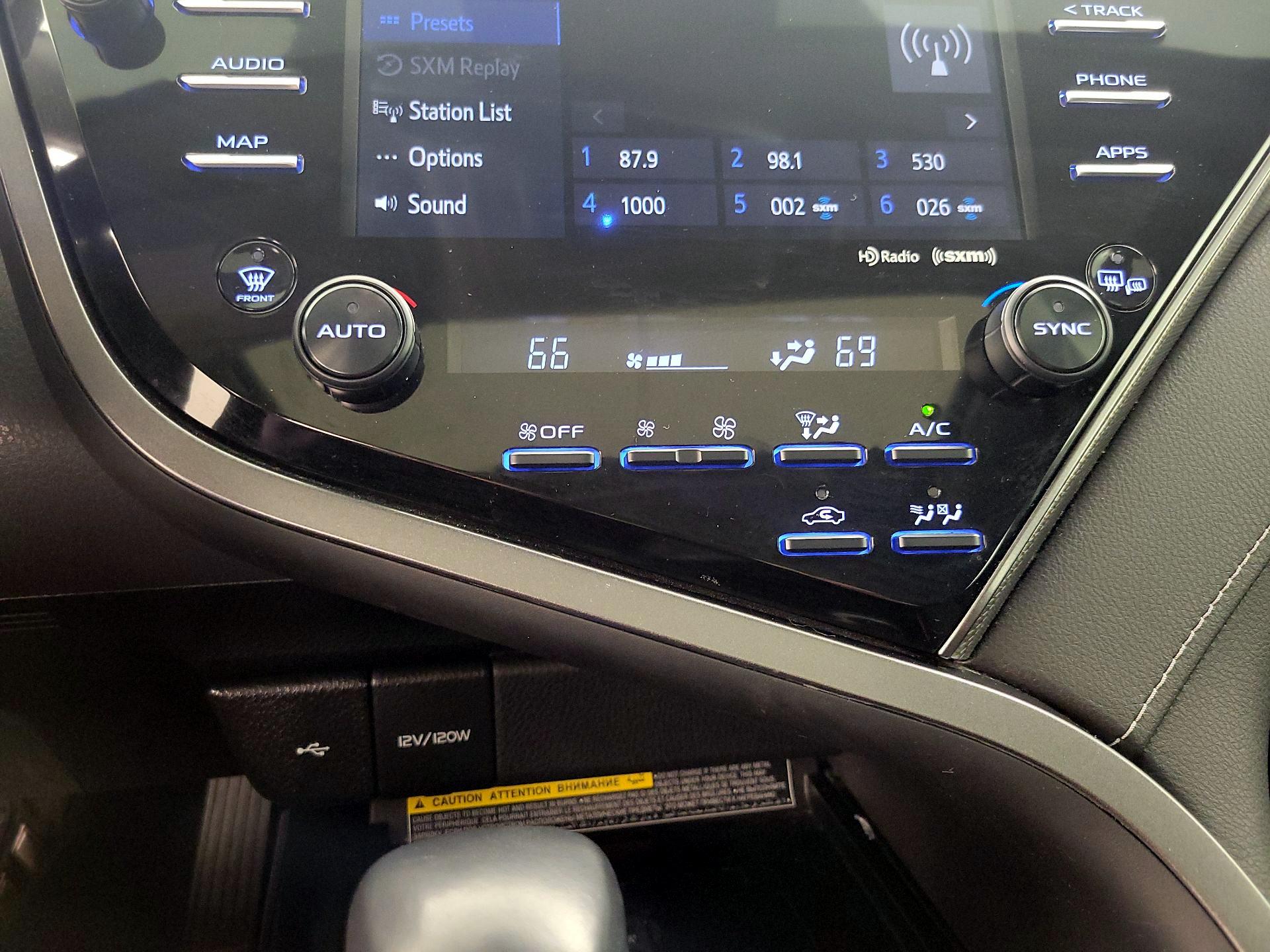 Thumbnail: 2020 Toyota Camry - 16