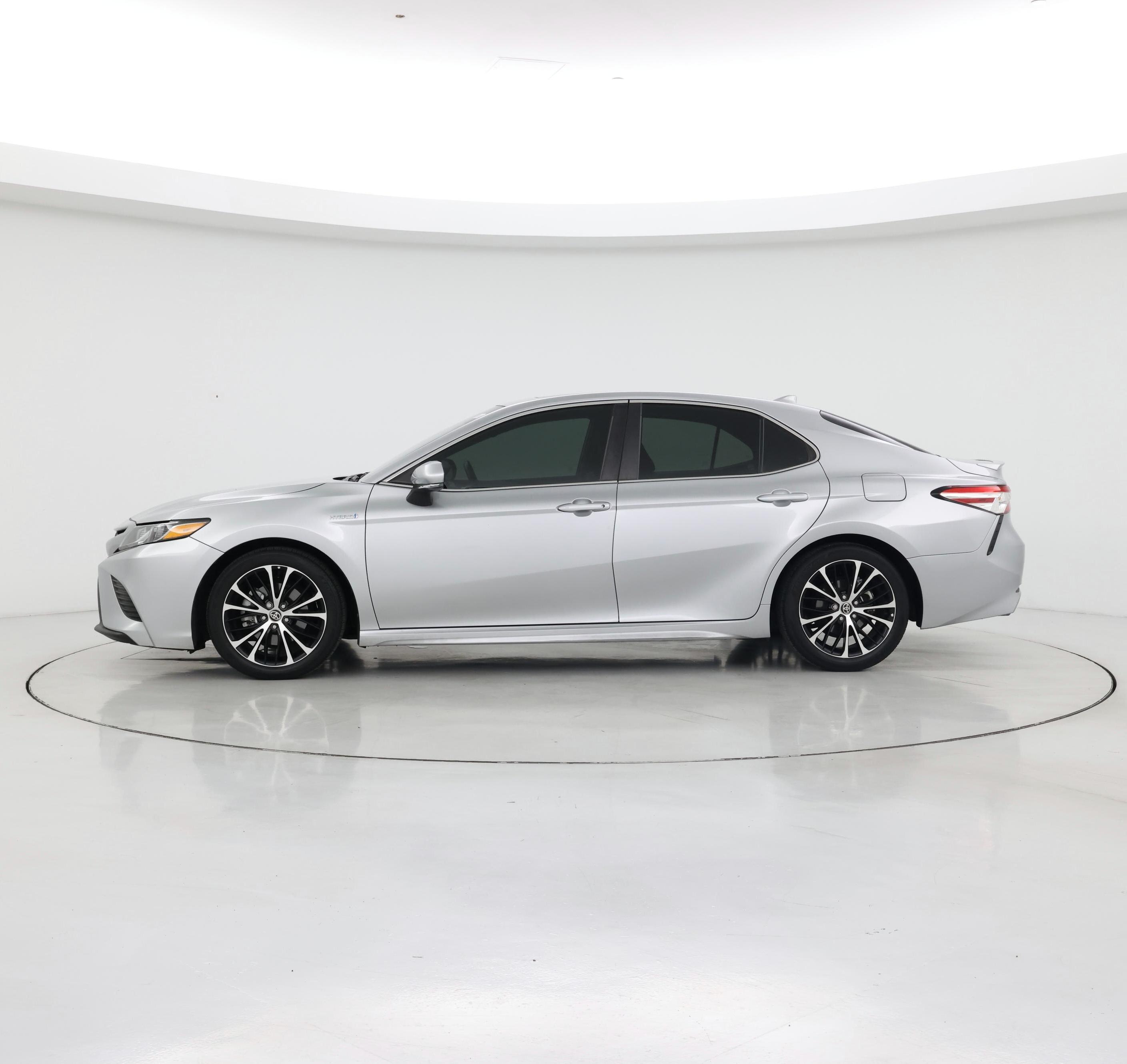 Thumbnail: 2020 Toyota Camry - 3