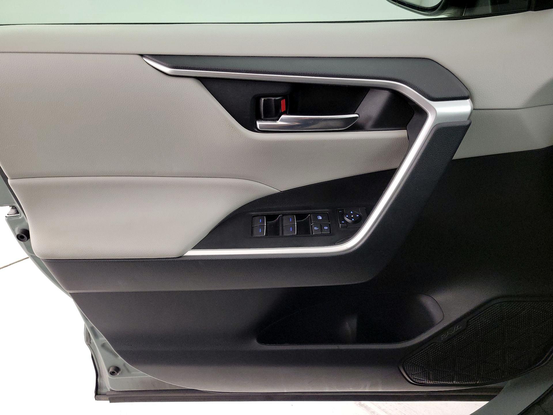 Thumbnail: 2022 Toyota RAV4 - 12