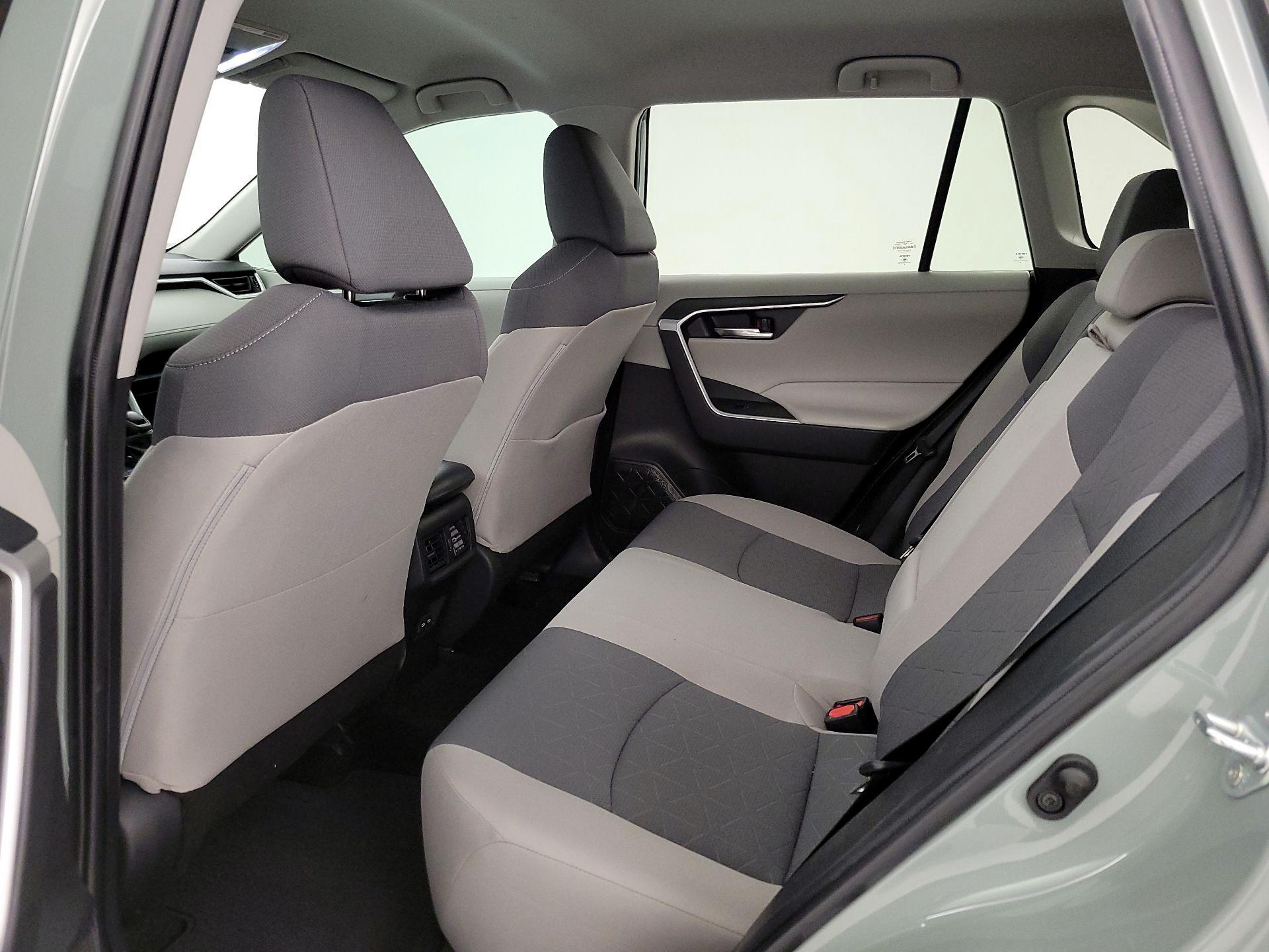 Thumbnail: 2022 Toyota RAV4 - 19