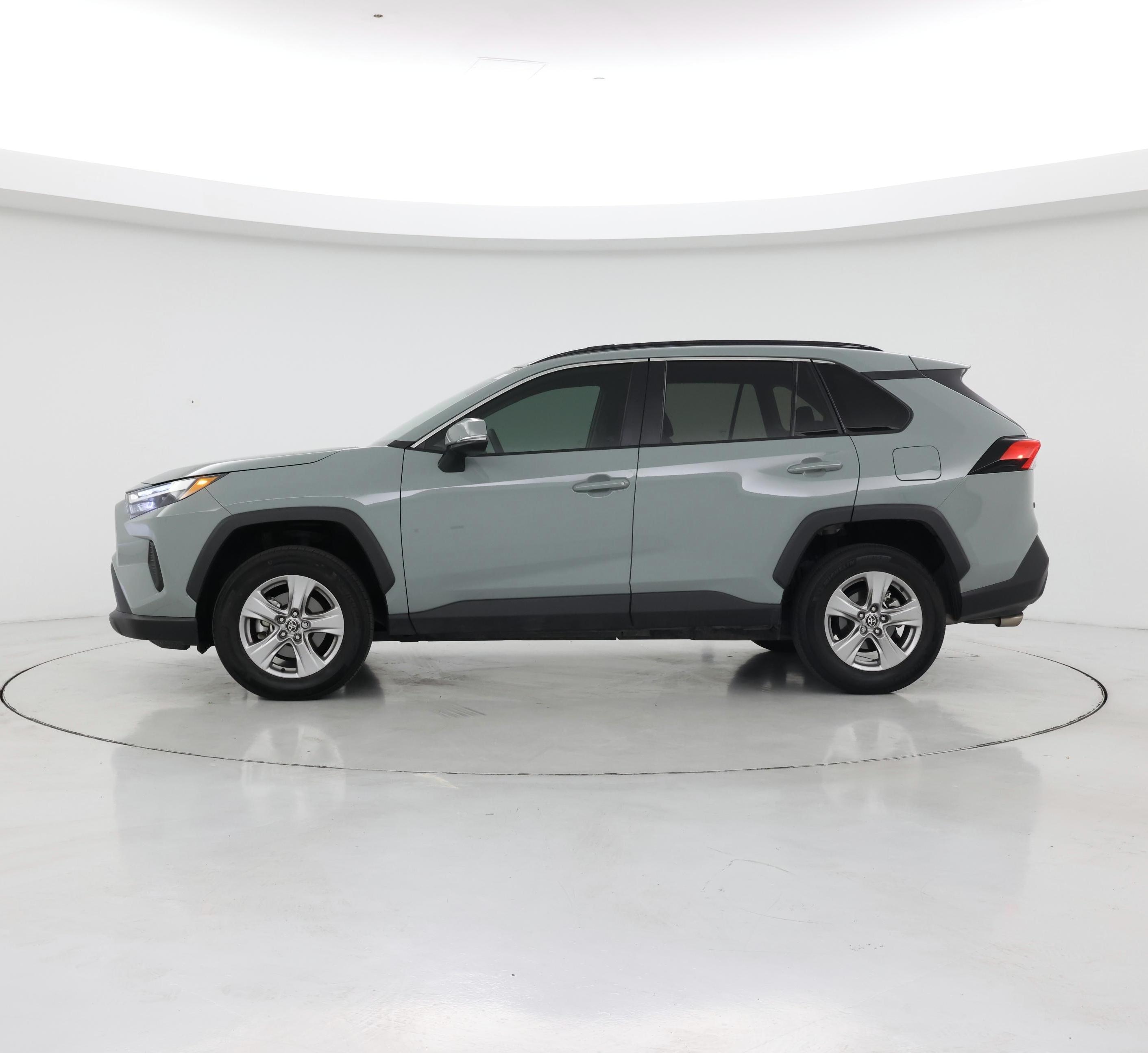 Thumbnail: 2022 Toyota RAV4 - 3