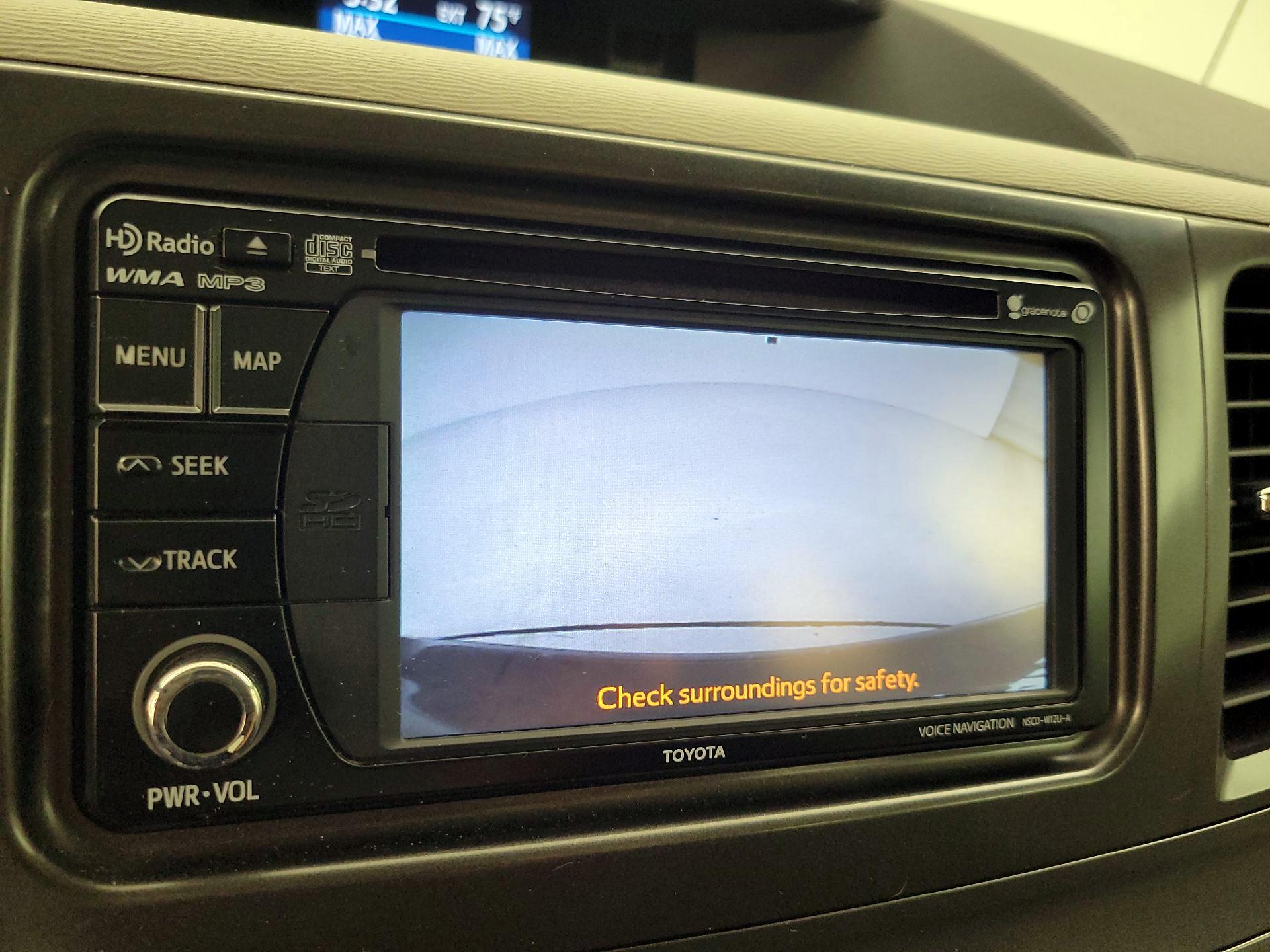 Thumbnail: 2014 Toyota Sienna - 15