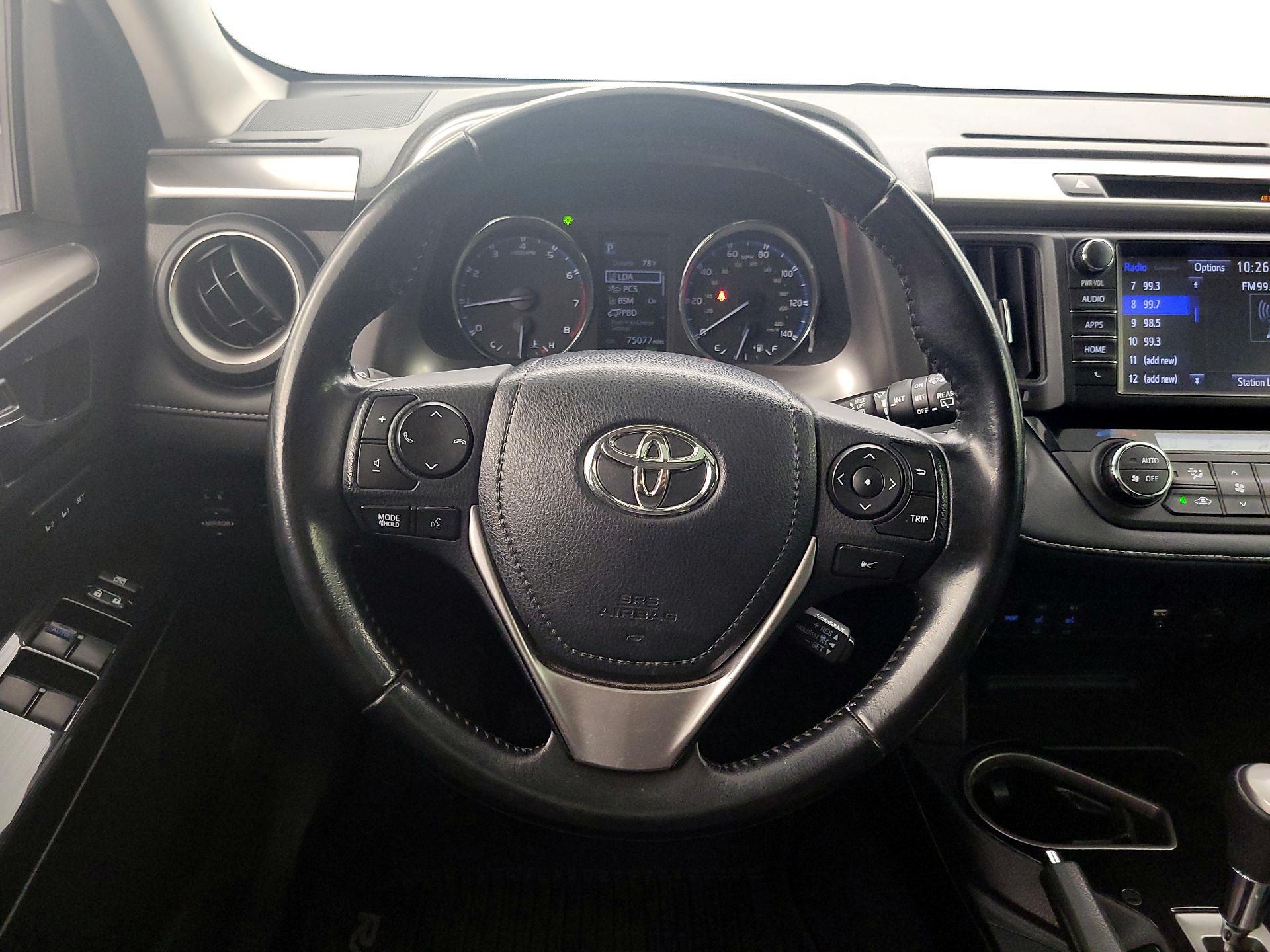 Thumbnail: 2018 Toyota RAV4 - 10