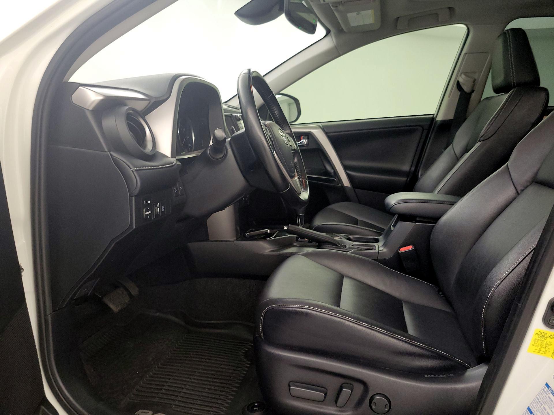 Thumbnail: 2018 Toyota RAV4 - 11