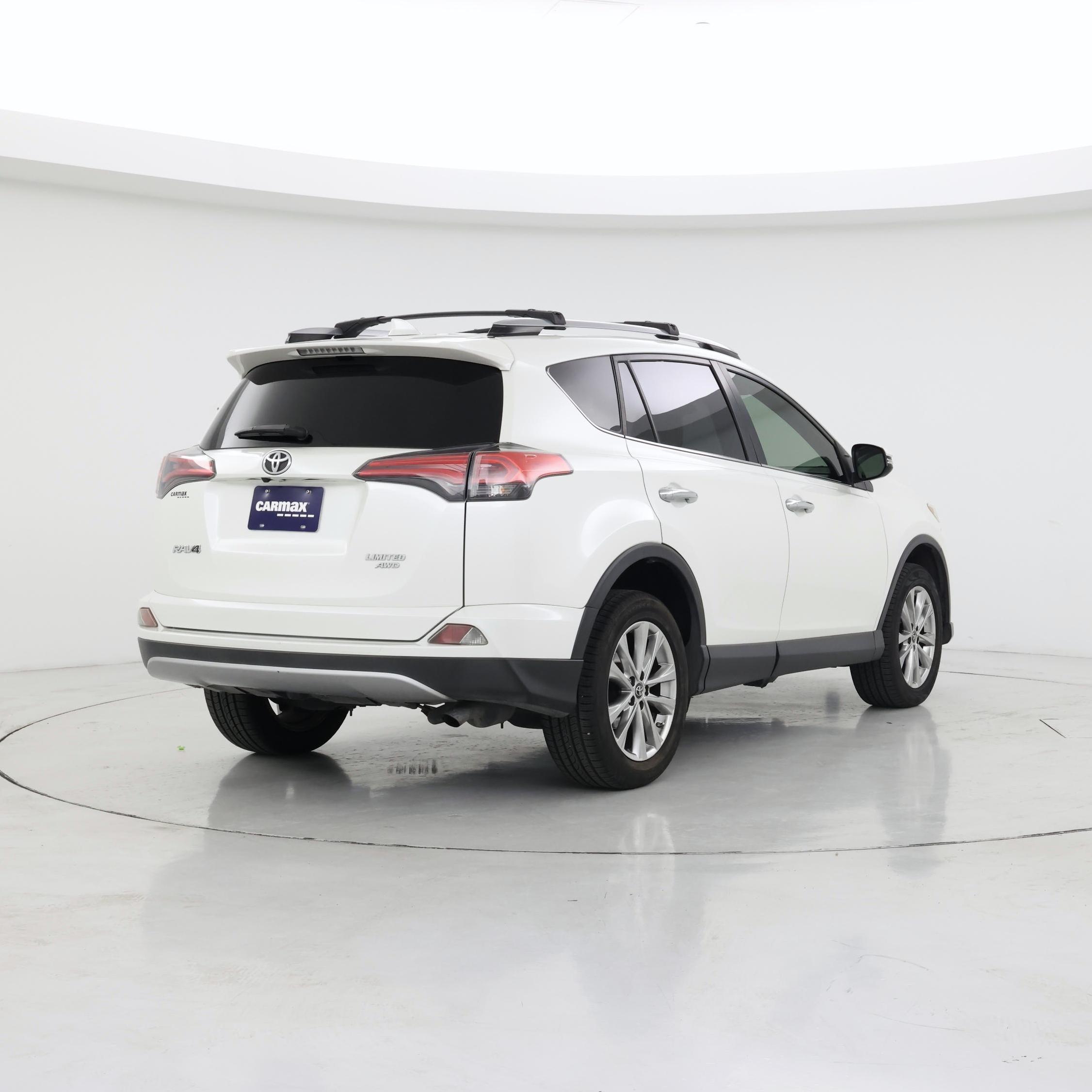 Thumbnail: 2018 Toyota RAV4 - 8