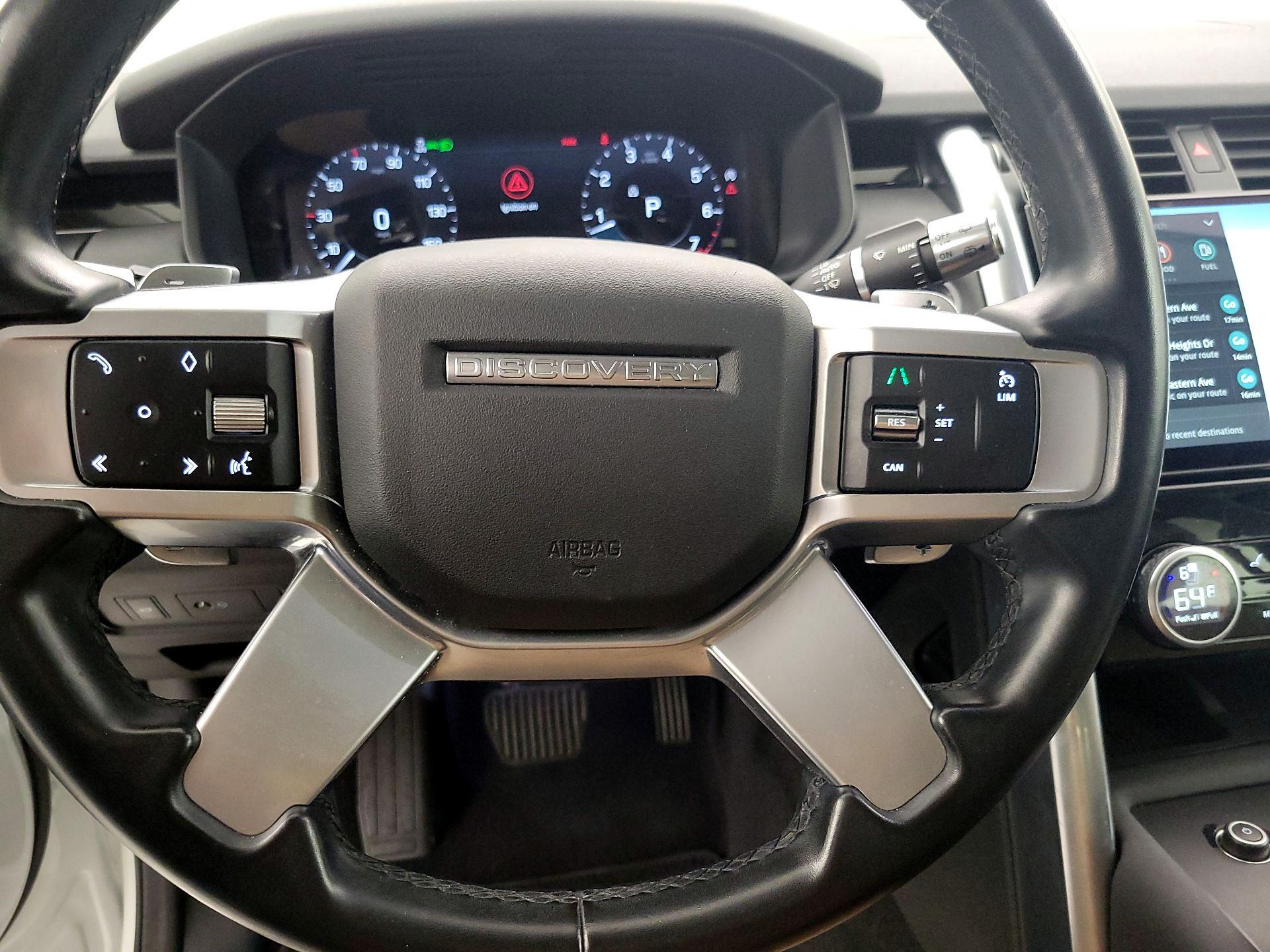 Thumbnail: 2022 Land Rover Discovery - 10
