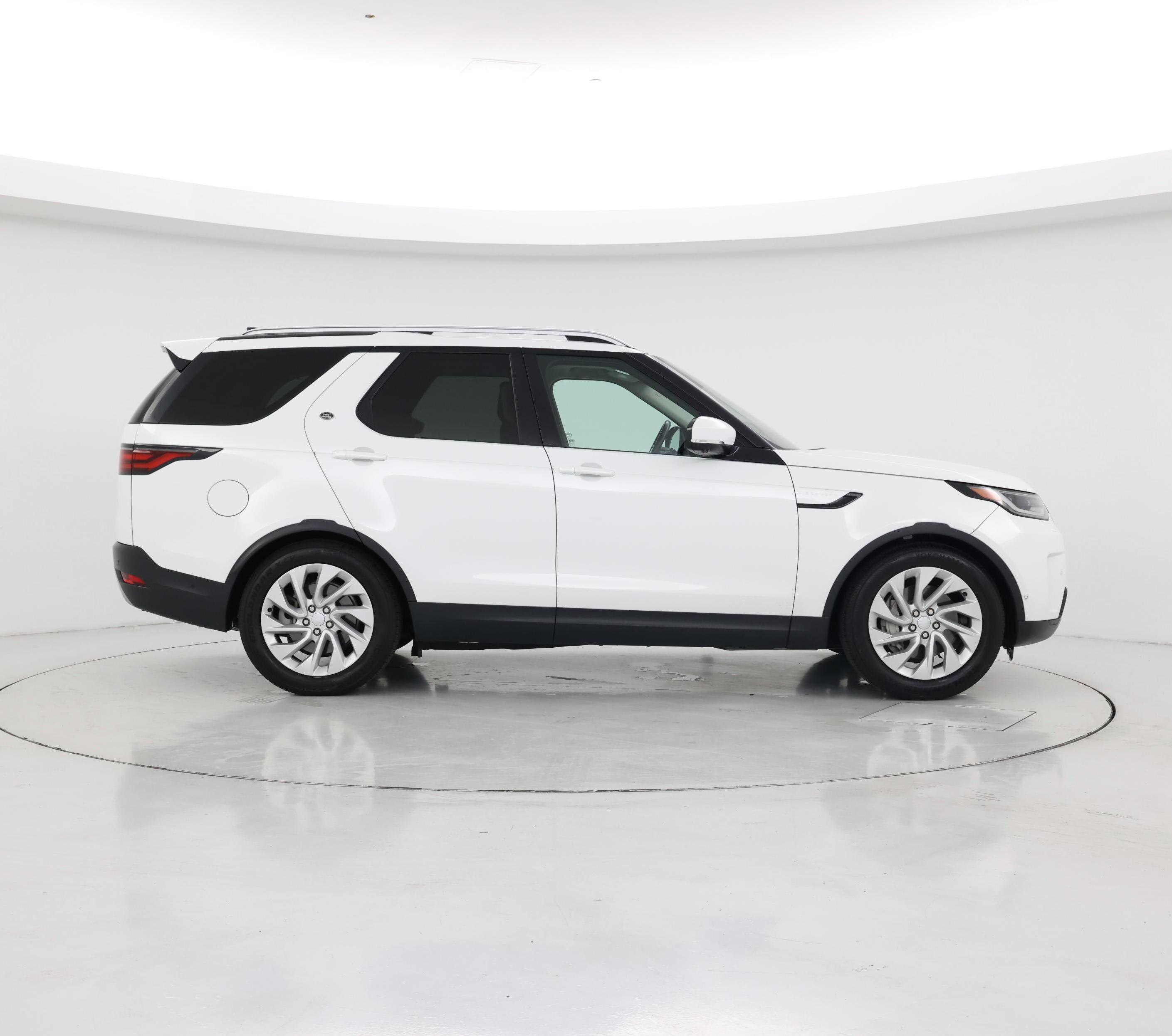 Thumbnail: 2022 Land Rover Discovery - 7