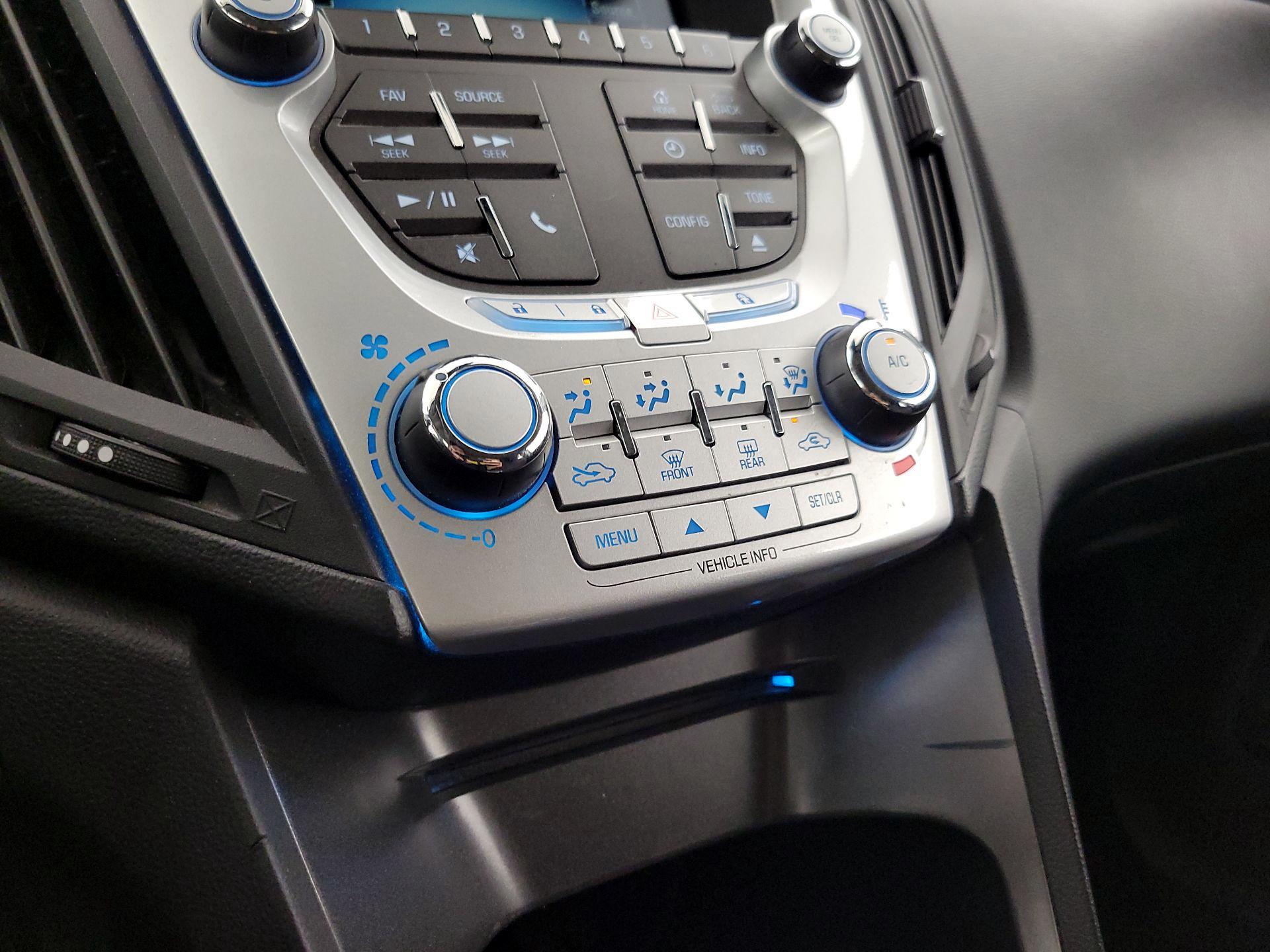 Thumbnail: 2015 Chevrolet Equinox - 15