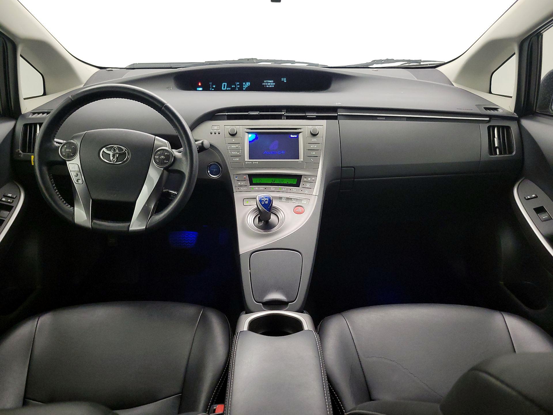 Thumbnail: 2015 Toyota Prius - 9