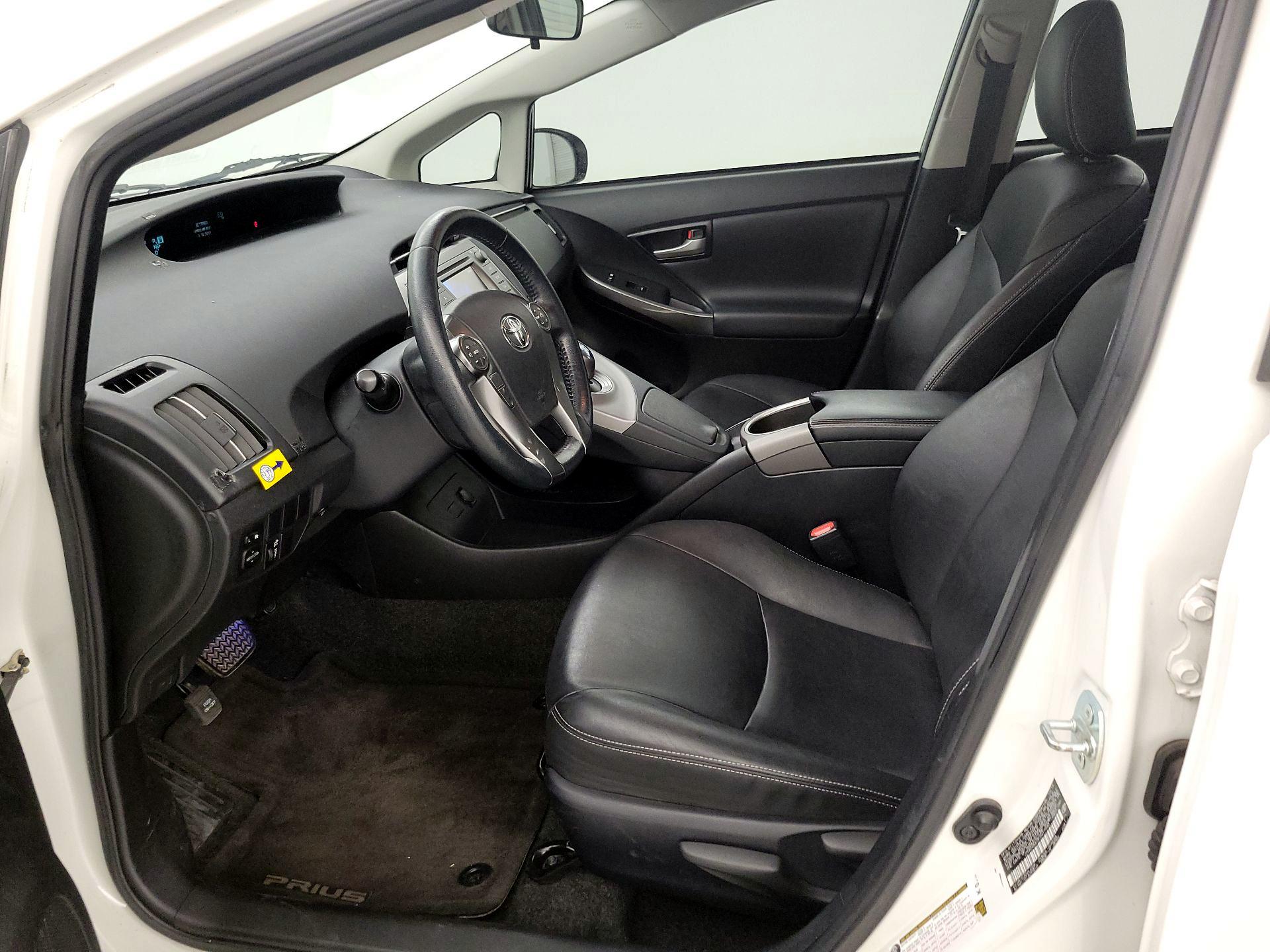 Thumbnail: 2015 Toyota Prius - 11