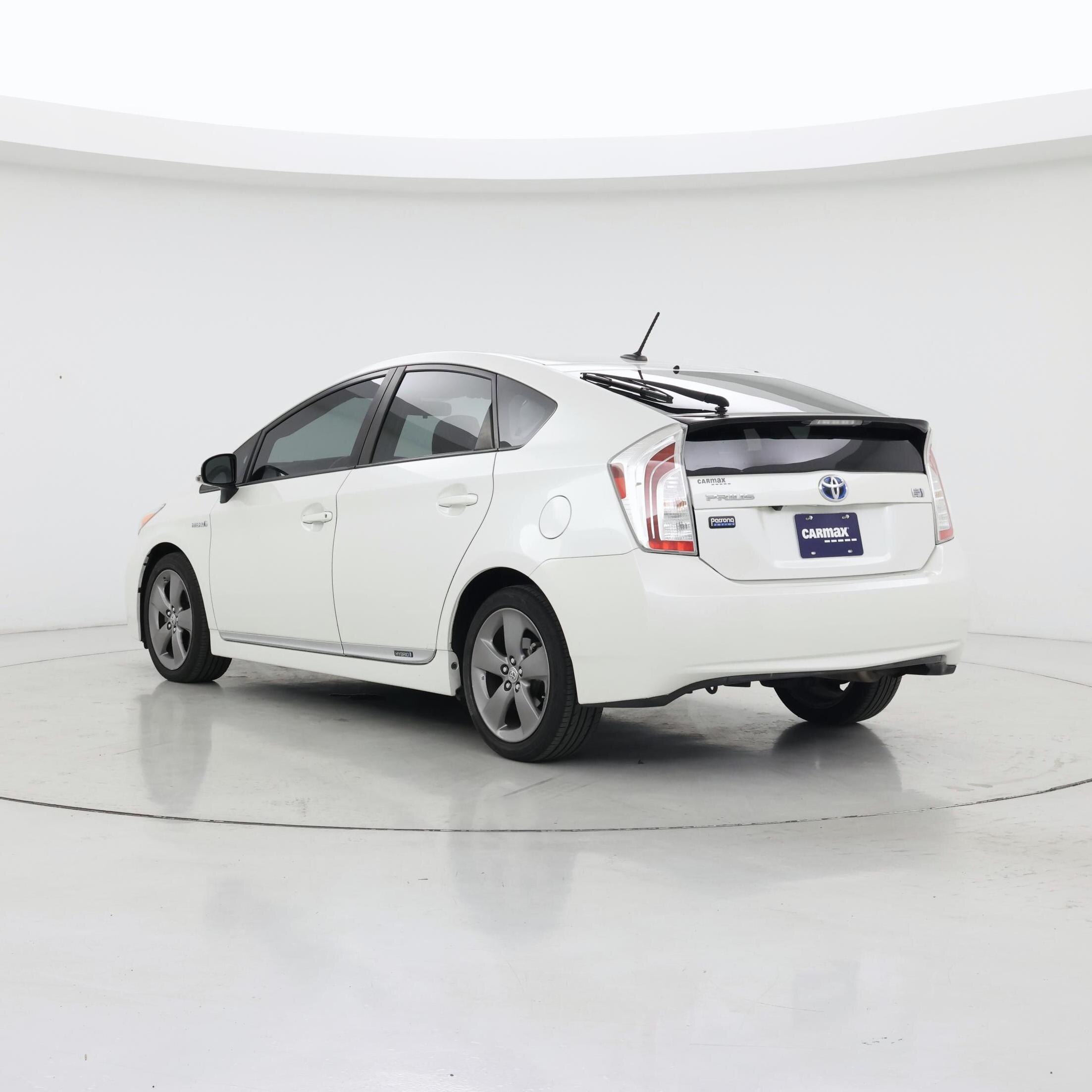 Thumbnail: 2015 Toyota Prius - 2