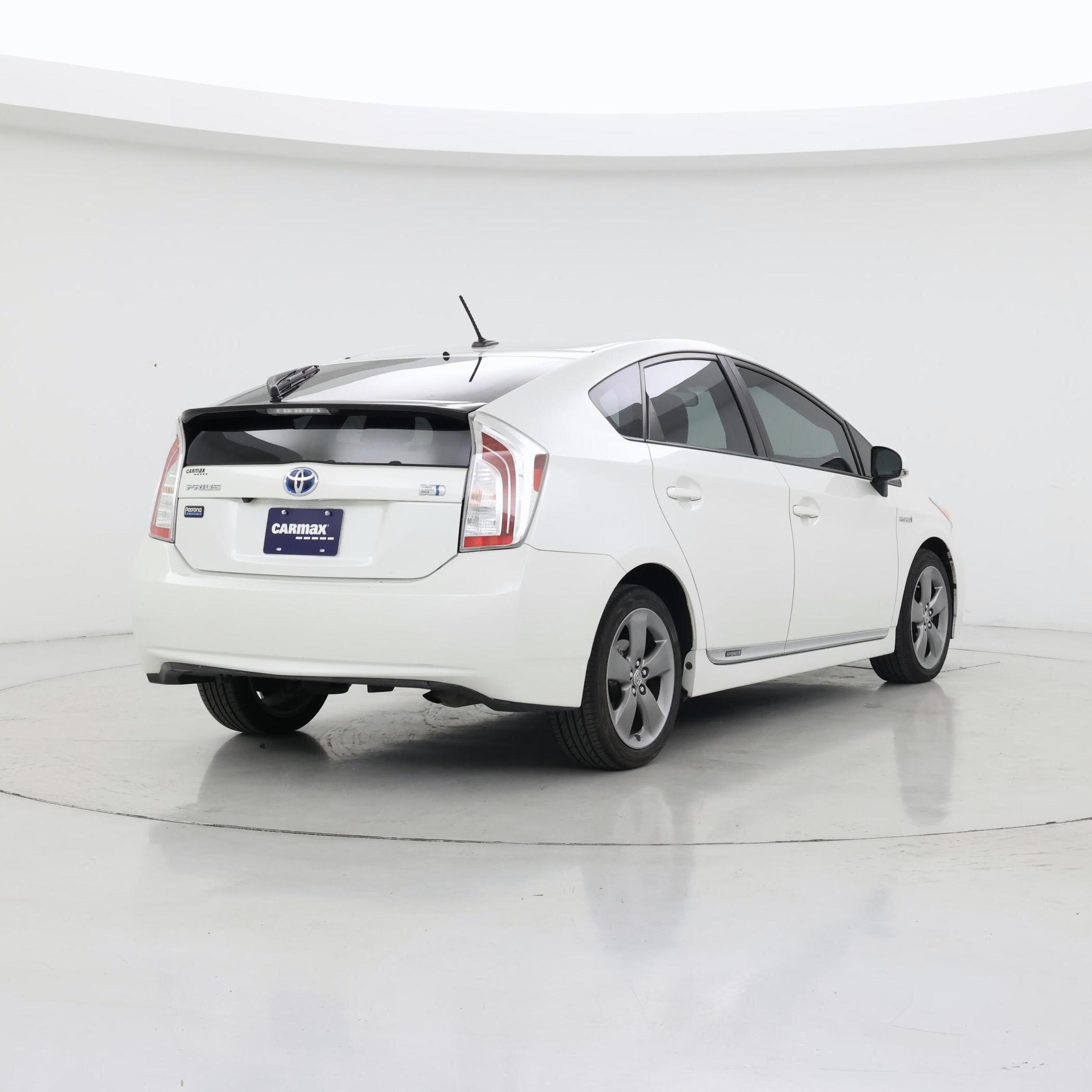 Thumbnail: 2015 Toyota Prius - 8