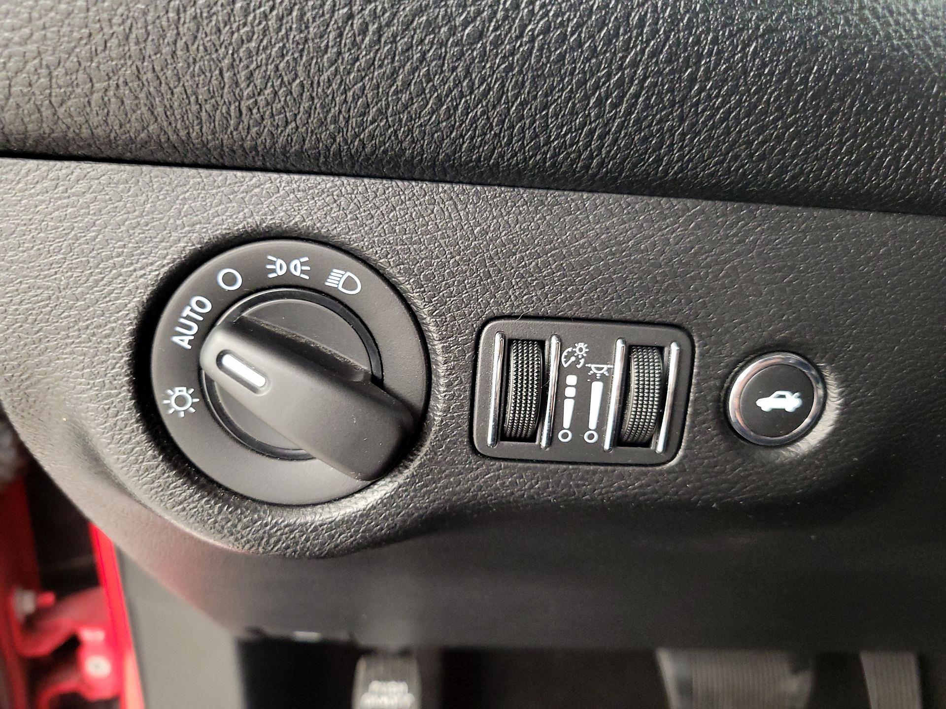 Thumbnail: 2019 Dodge Challenger - 14