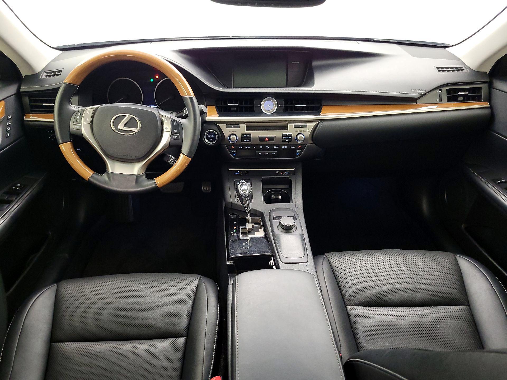 Thumbnail: 2015 Lexus ES - 9