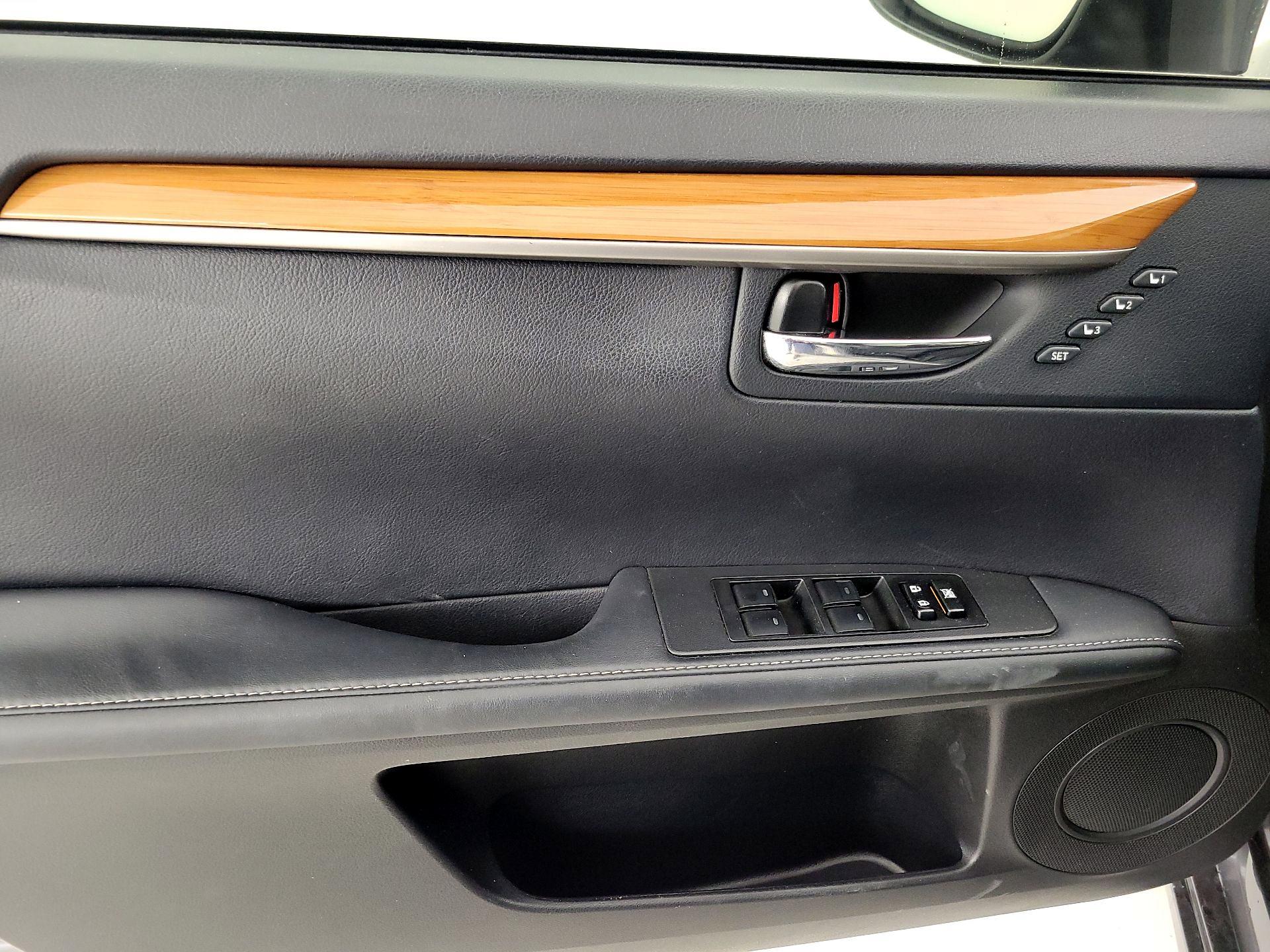 Thumbnail: 2015 Lexus ES - 12