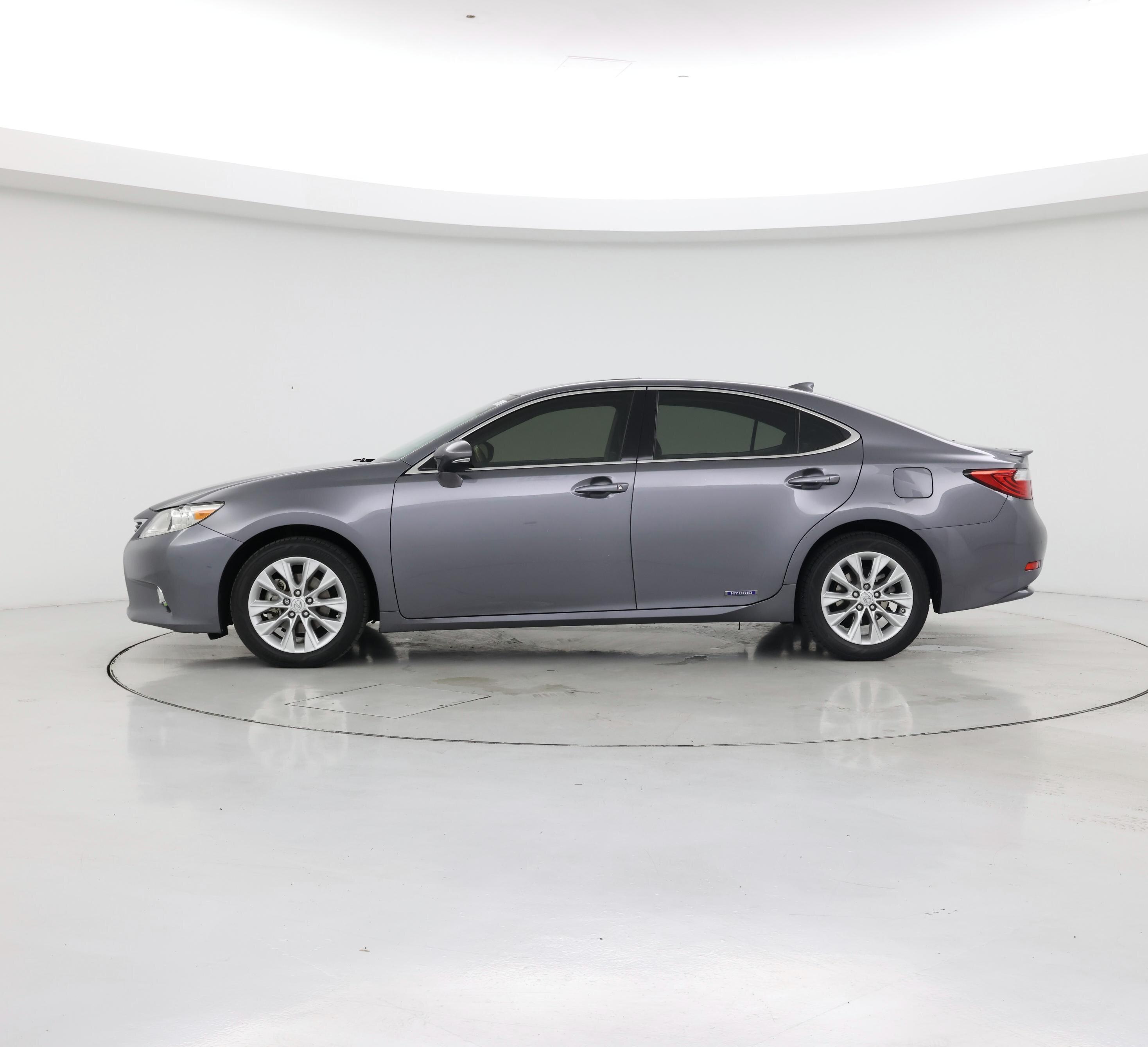 Thumbnail: 2015 Lexus ES - 3