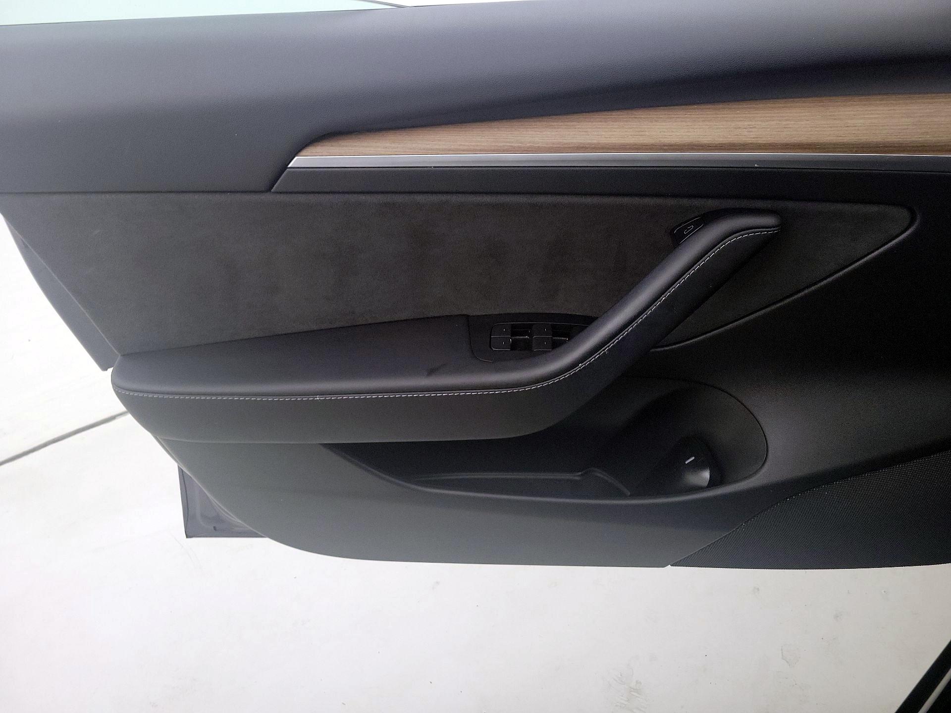Thumbnail: 2023 Tesla Model 3 - 12
