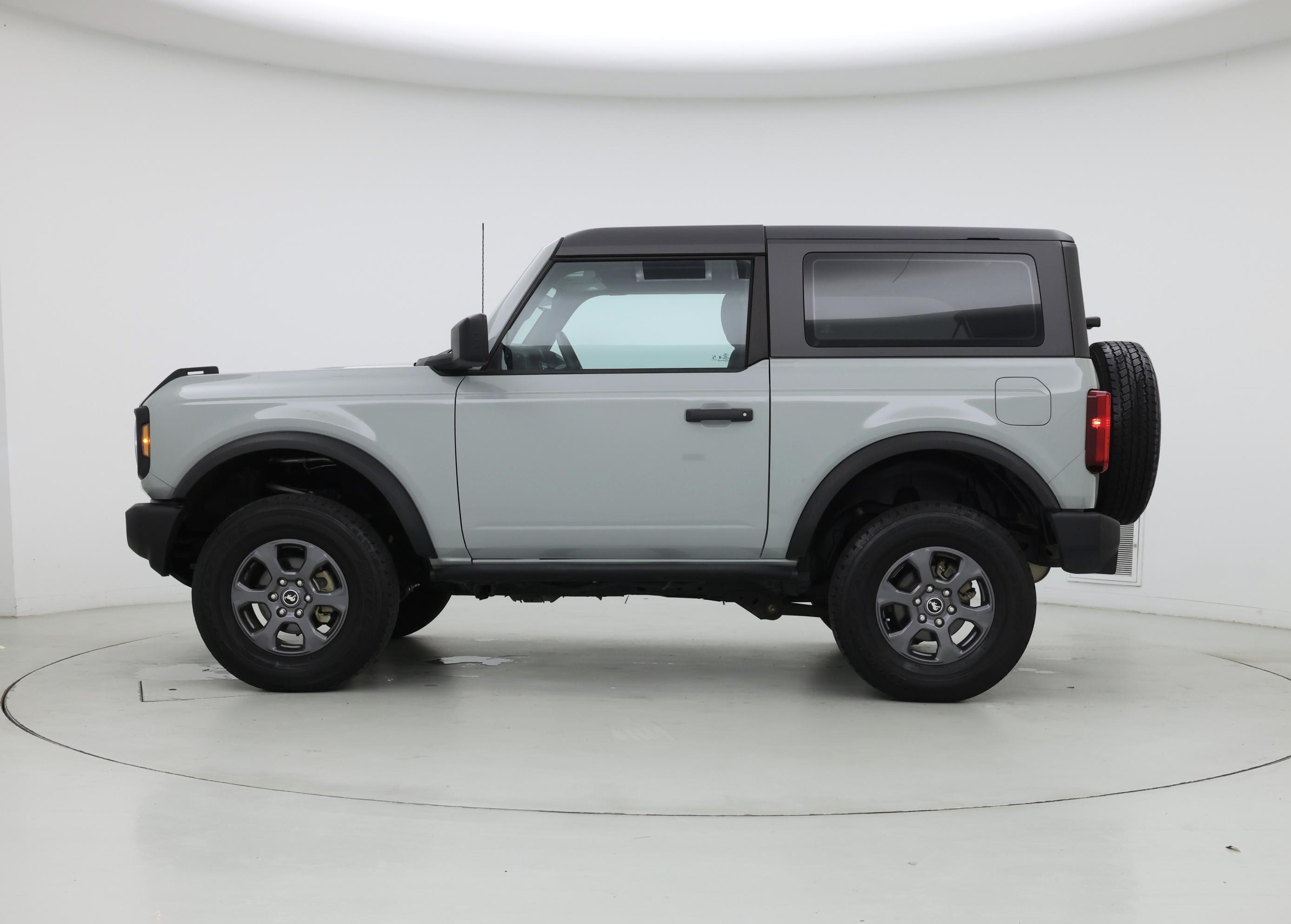 Thumbnail: 2022 Ford Bronco - 3