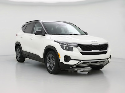 White 2022 Kia Seltos S
