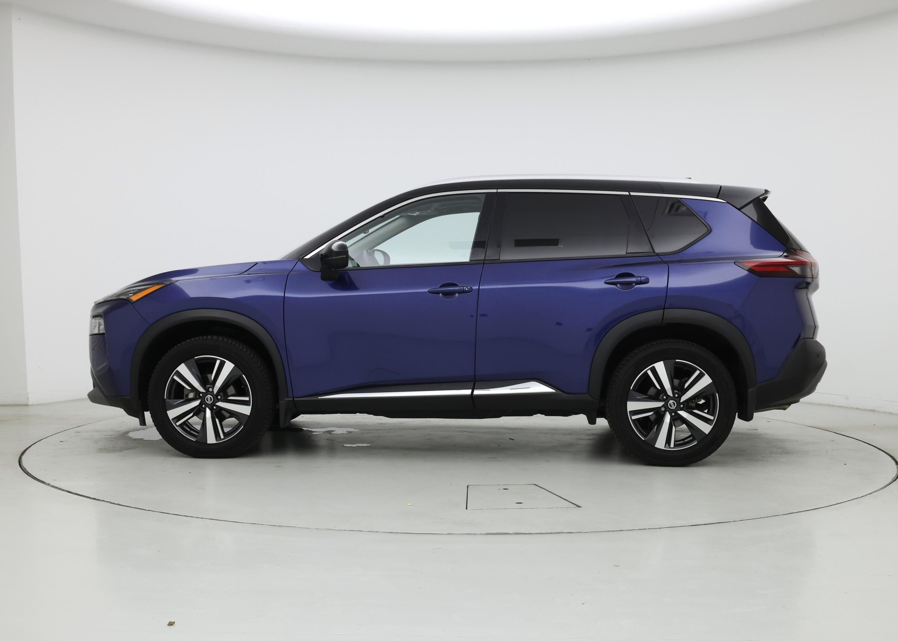 Thumbnail: 2021 Nissan Rogue - 3