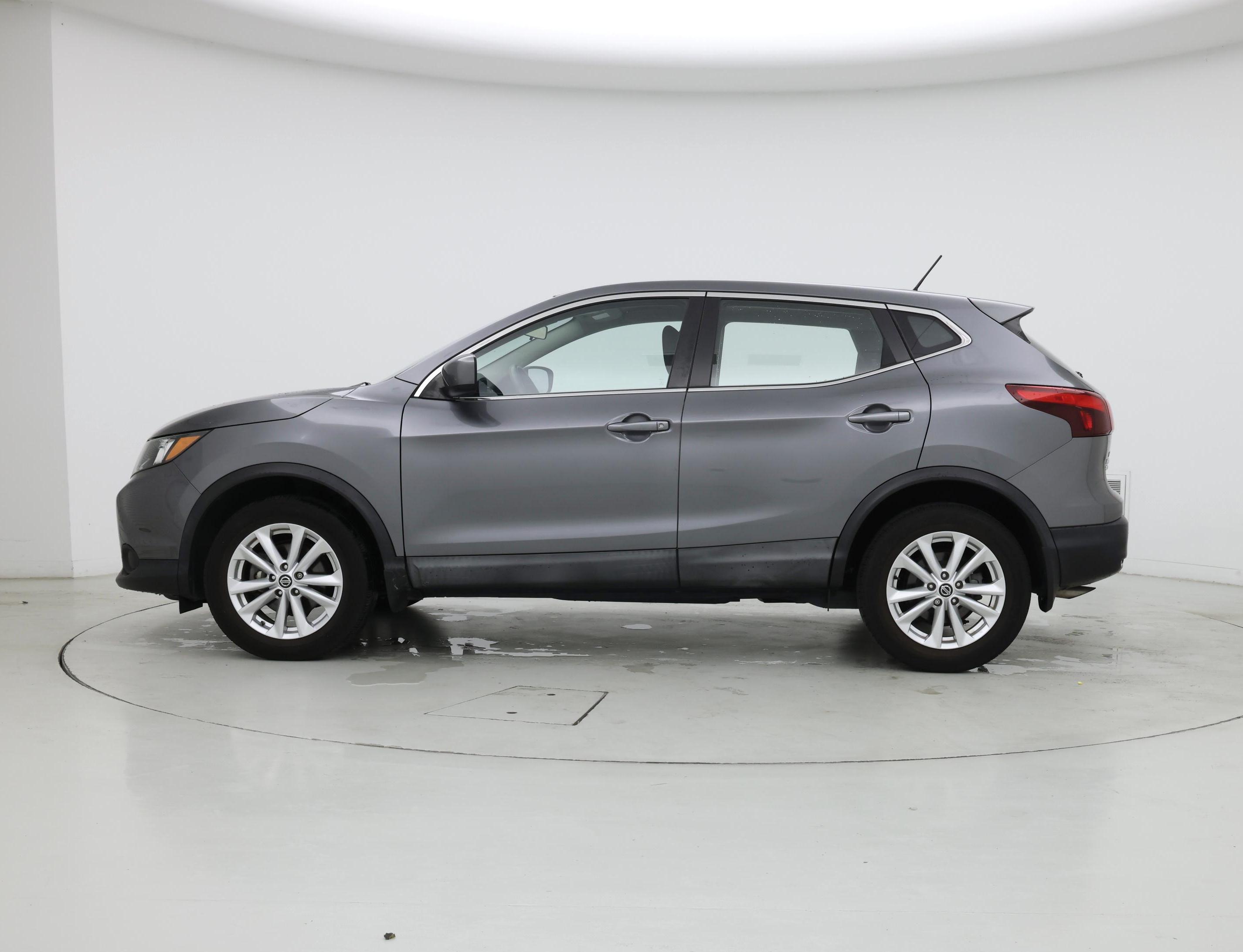 Thumbnail: 2019 Nissan Rogue Sport - 3
