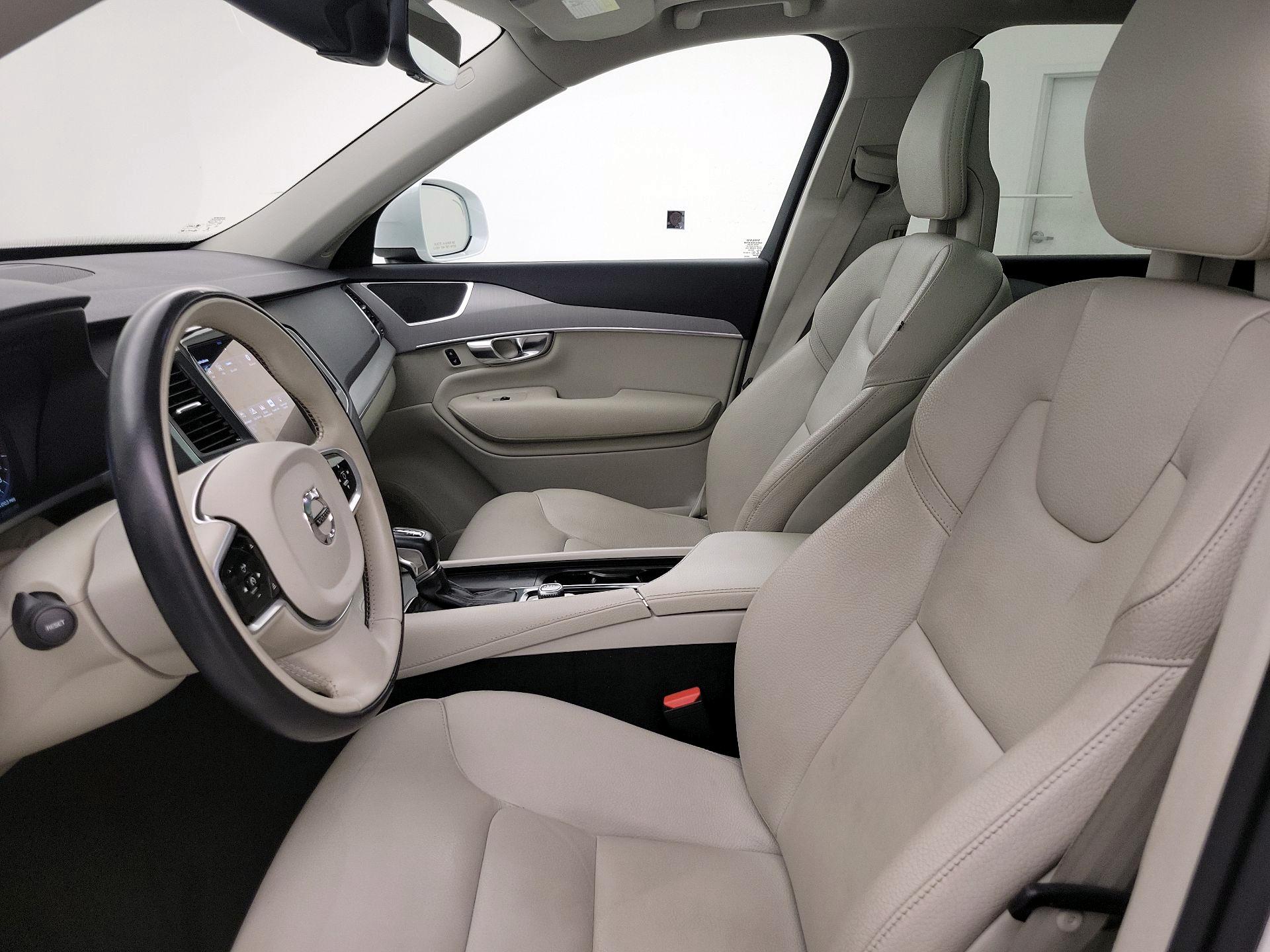 Thumbnail: 2022 Volvo XC90 - 11