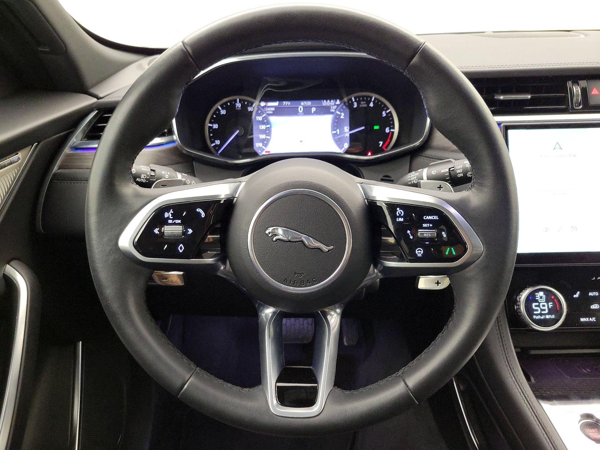 Thumbnail: 2023 Jaguar F-Pace - 10