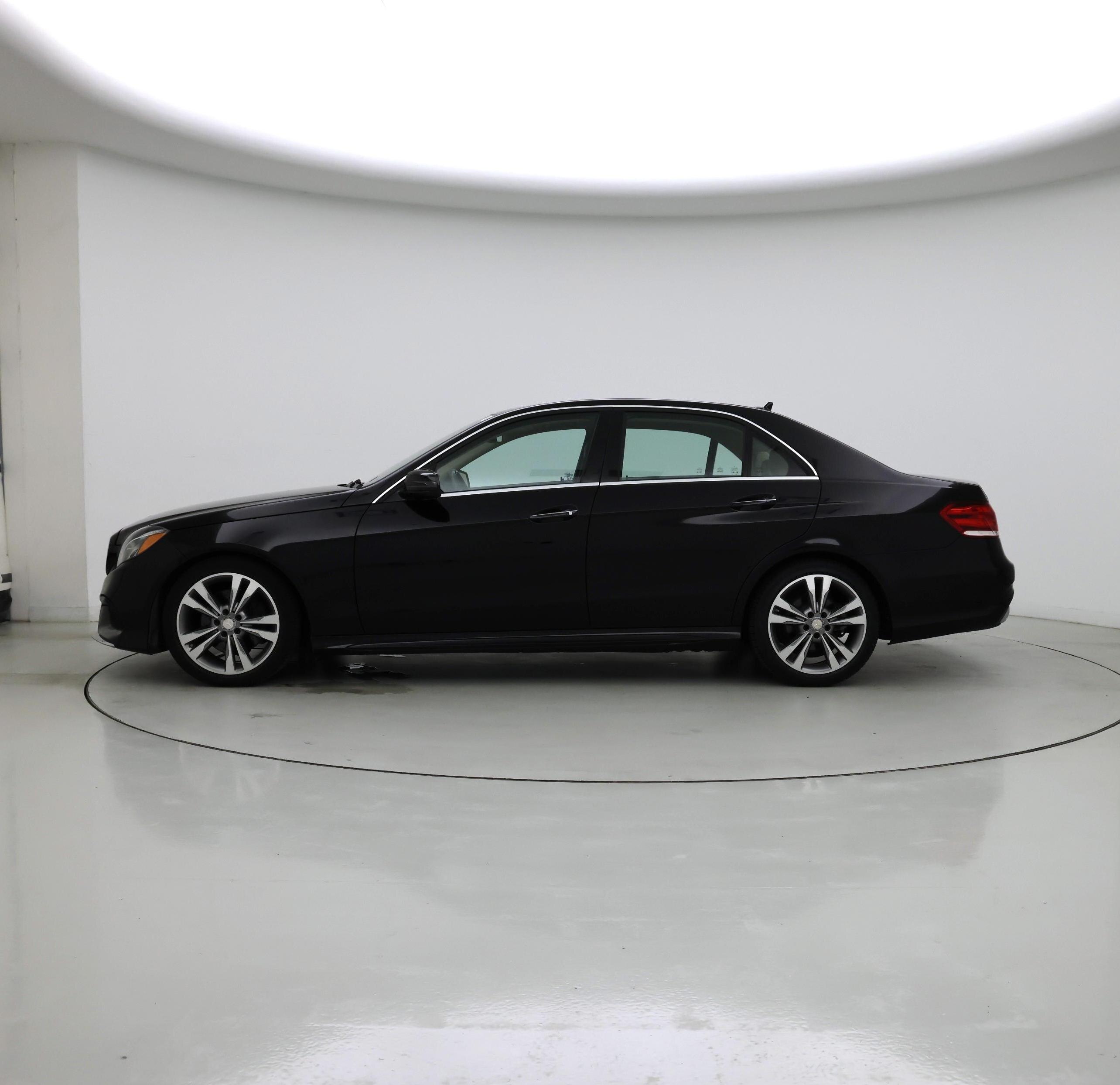 Thumbnail: 2014 Mercedes-Benz E-Class - 3