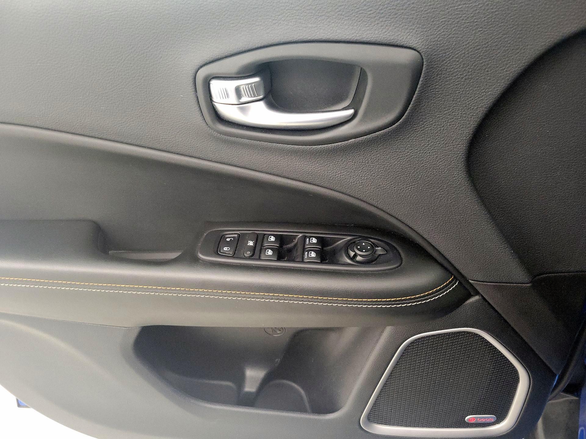 Thumbnail: 2018 Jeep Compass - 12