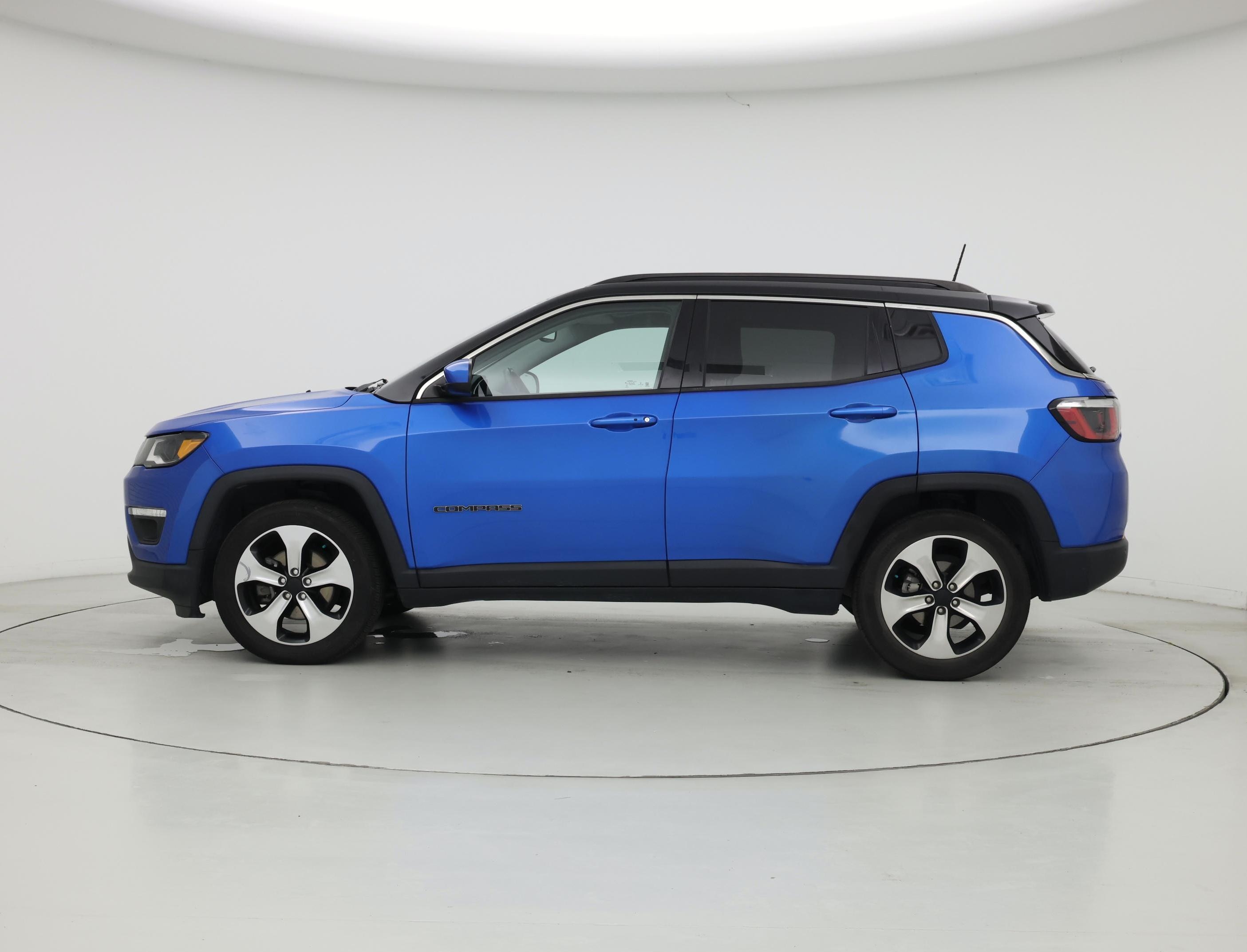 Thumbnail: 2018 Jeep Compass - 3