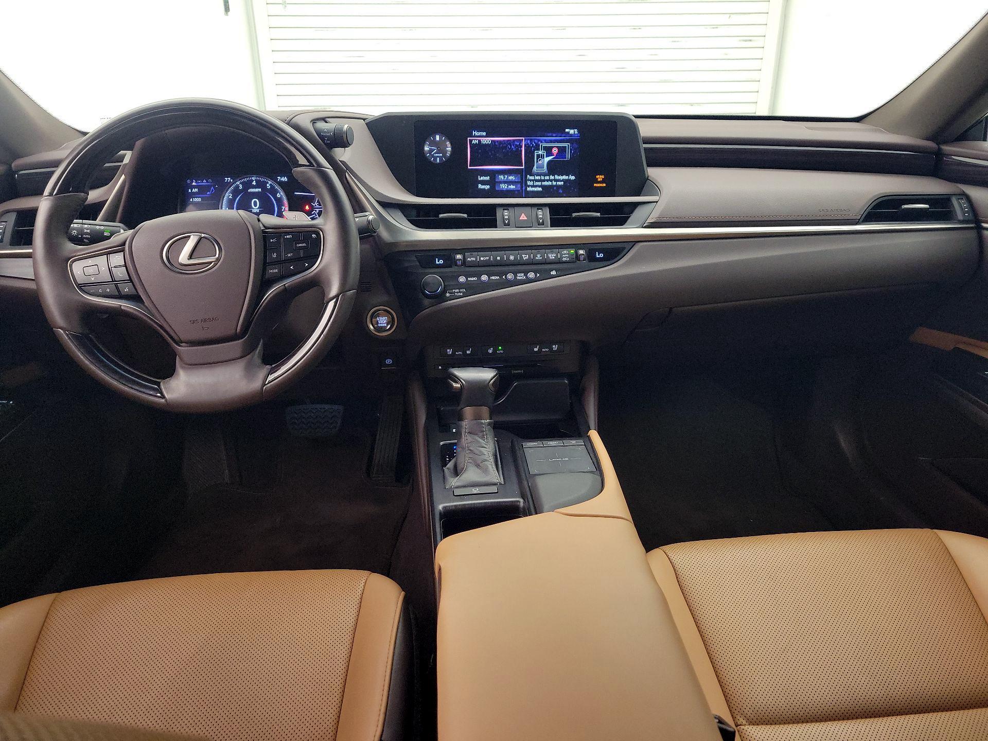 Thumbnail: 2020 Lexus ES - 9