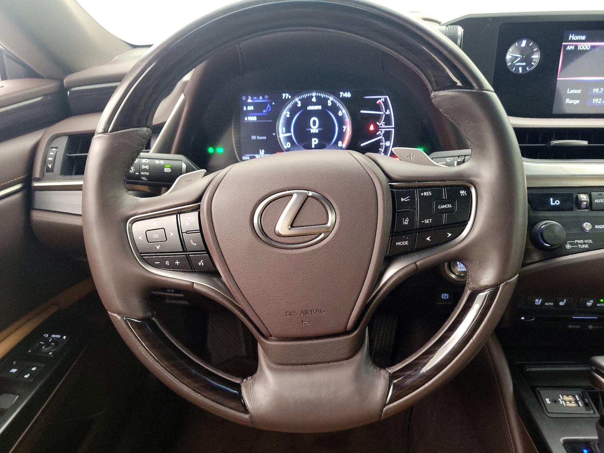 Thumbnail: 2020 Lexus ES - 13