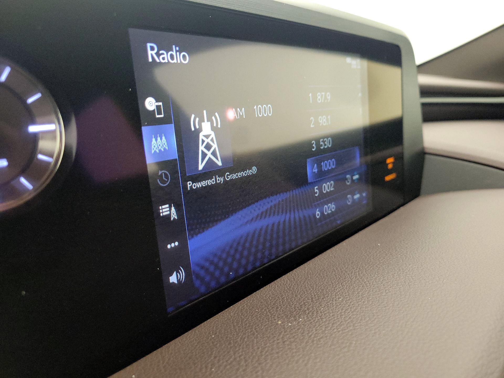 Thumbnail: 2020 Lexus ES - 15