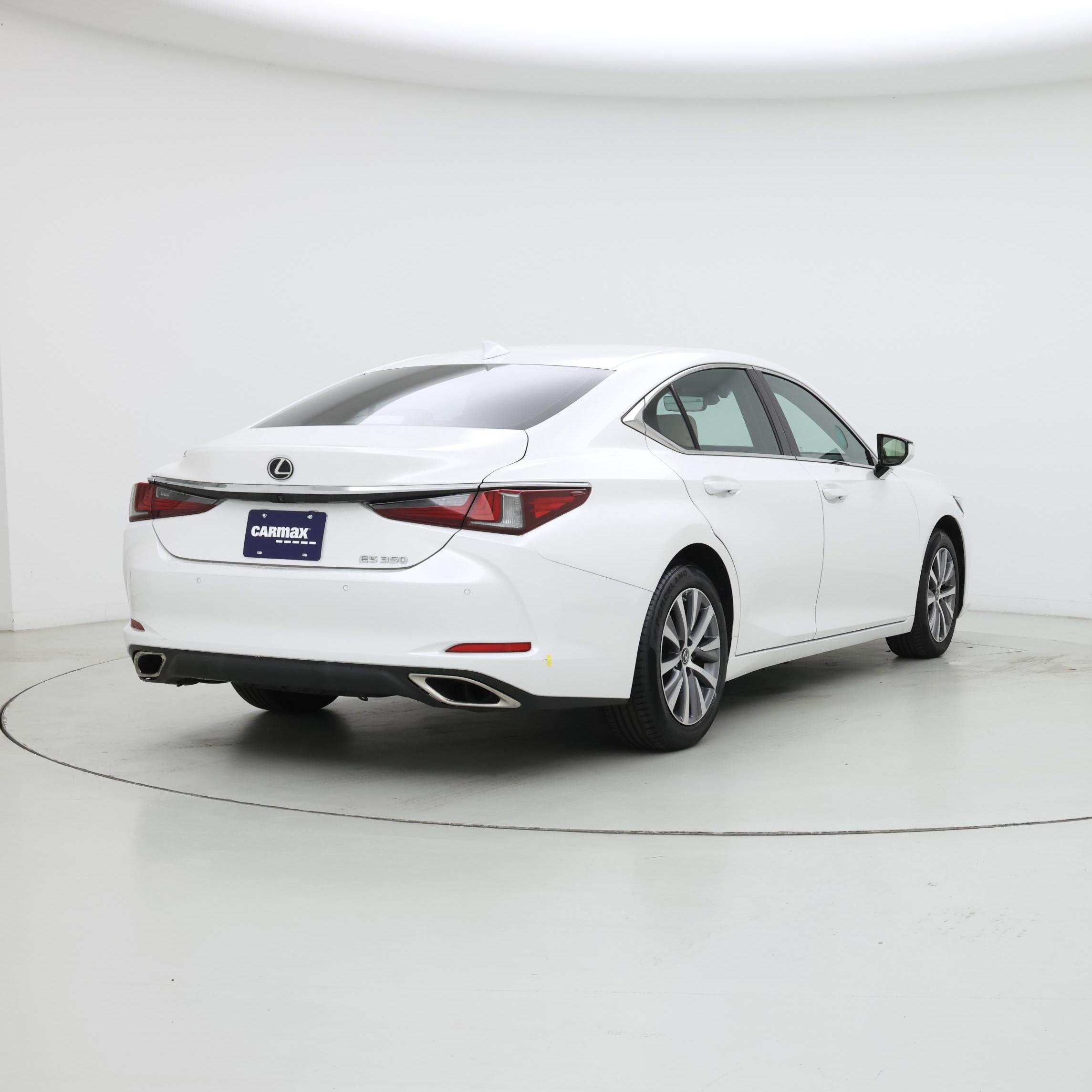 Thumbnail: 2020 Lexus ES - 8