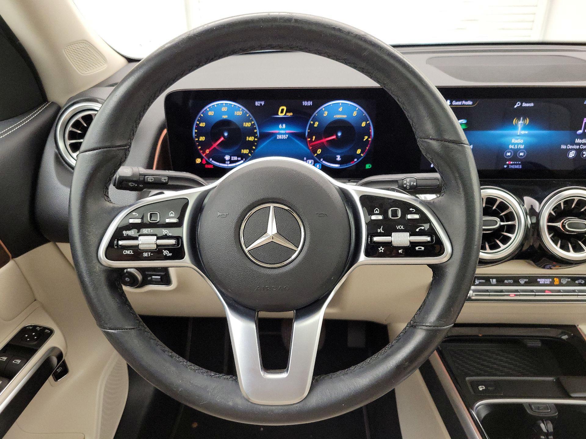Thumbnail: 2022 Mercedes-Benz GLB - 10