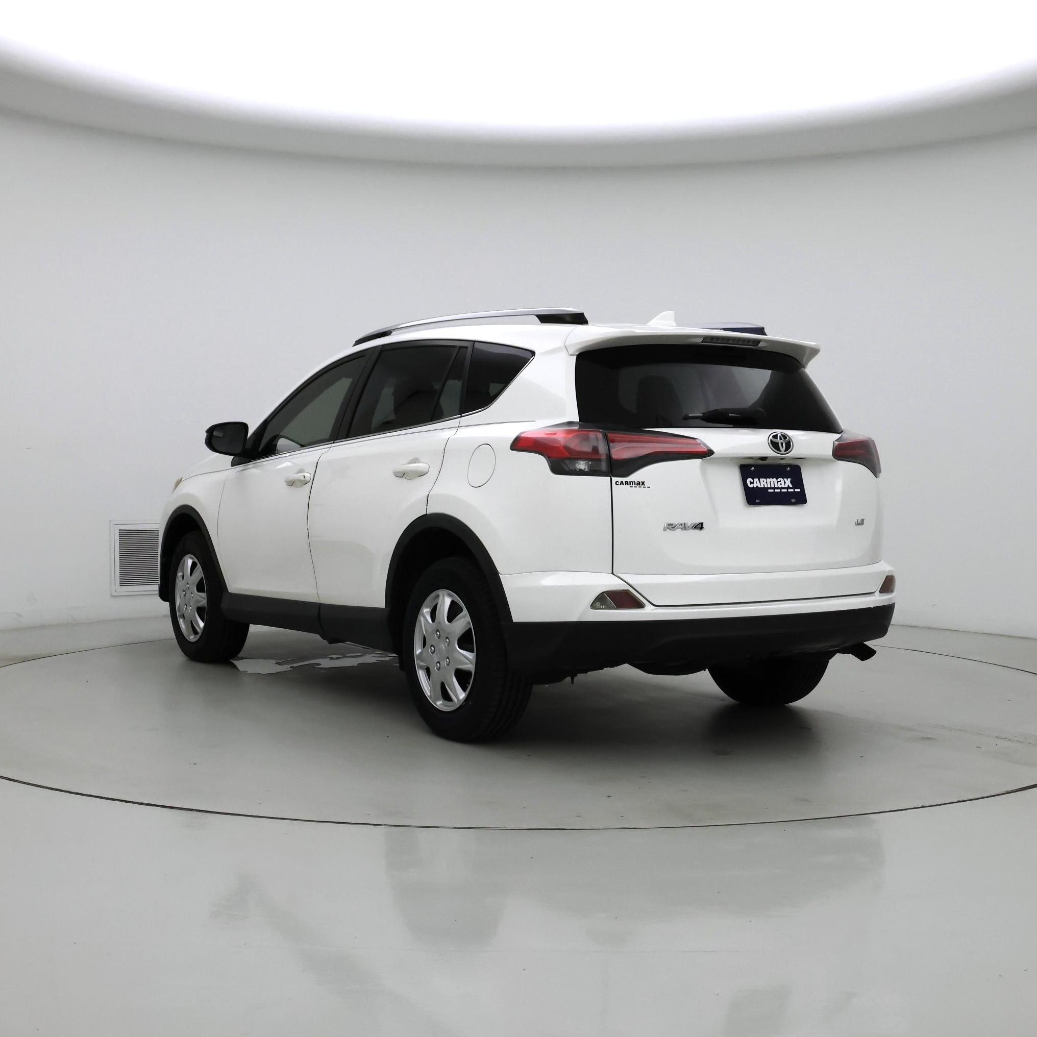 Thumbnail: 2017 Toyota RAV4 - 2