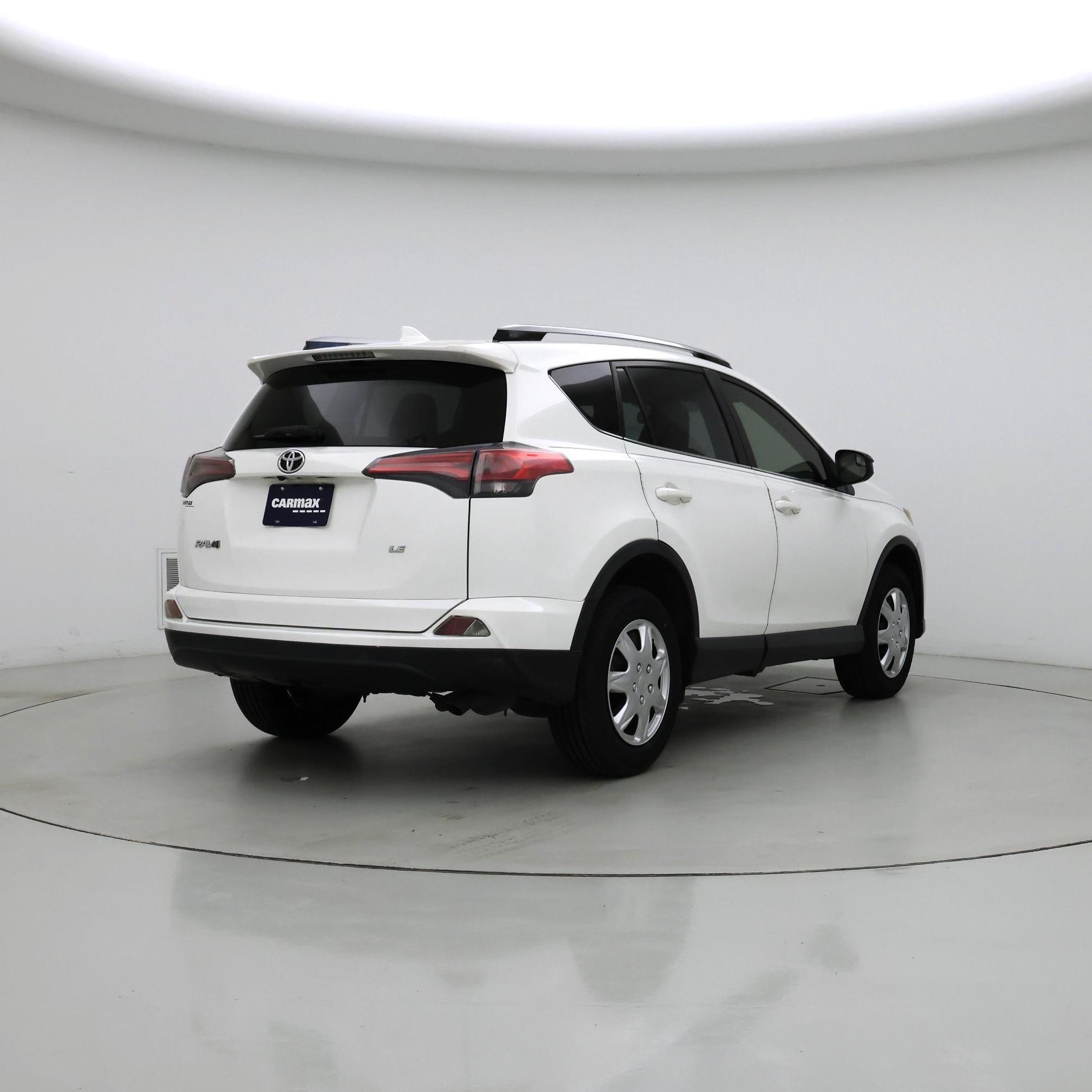 Thumbnail: 2017 Toyota RAV4 - 8
