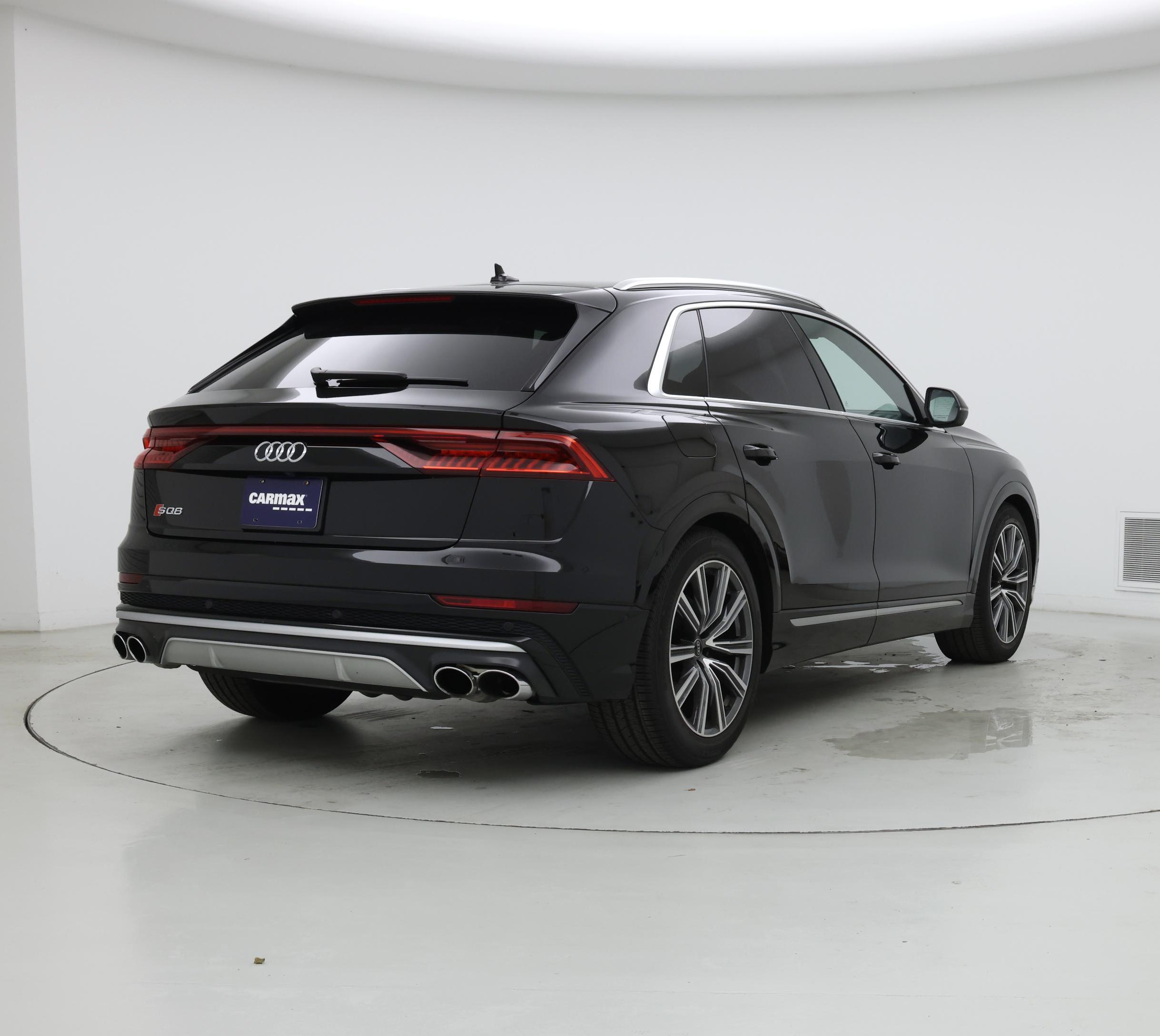 Thumbnail: 2023 Audi SQ8 - 8