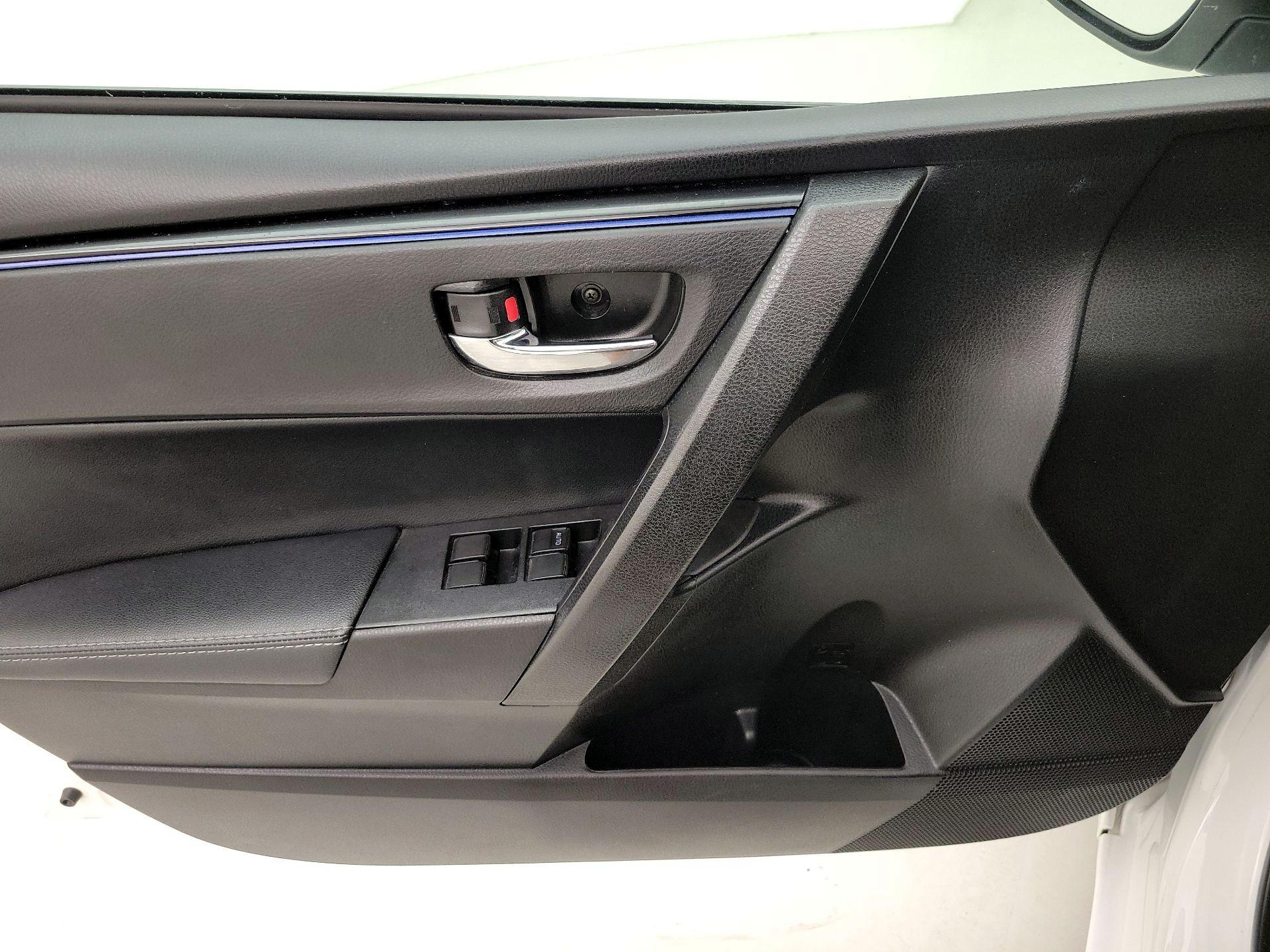 Thumbnail: 2019 Toyota Corolla - 12