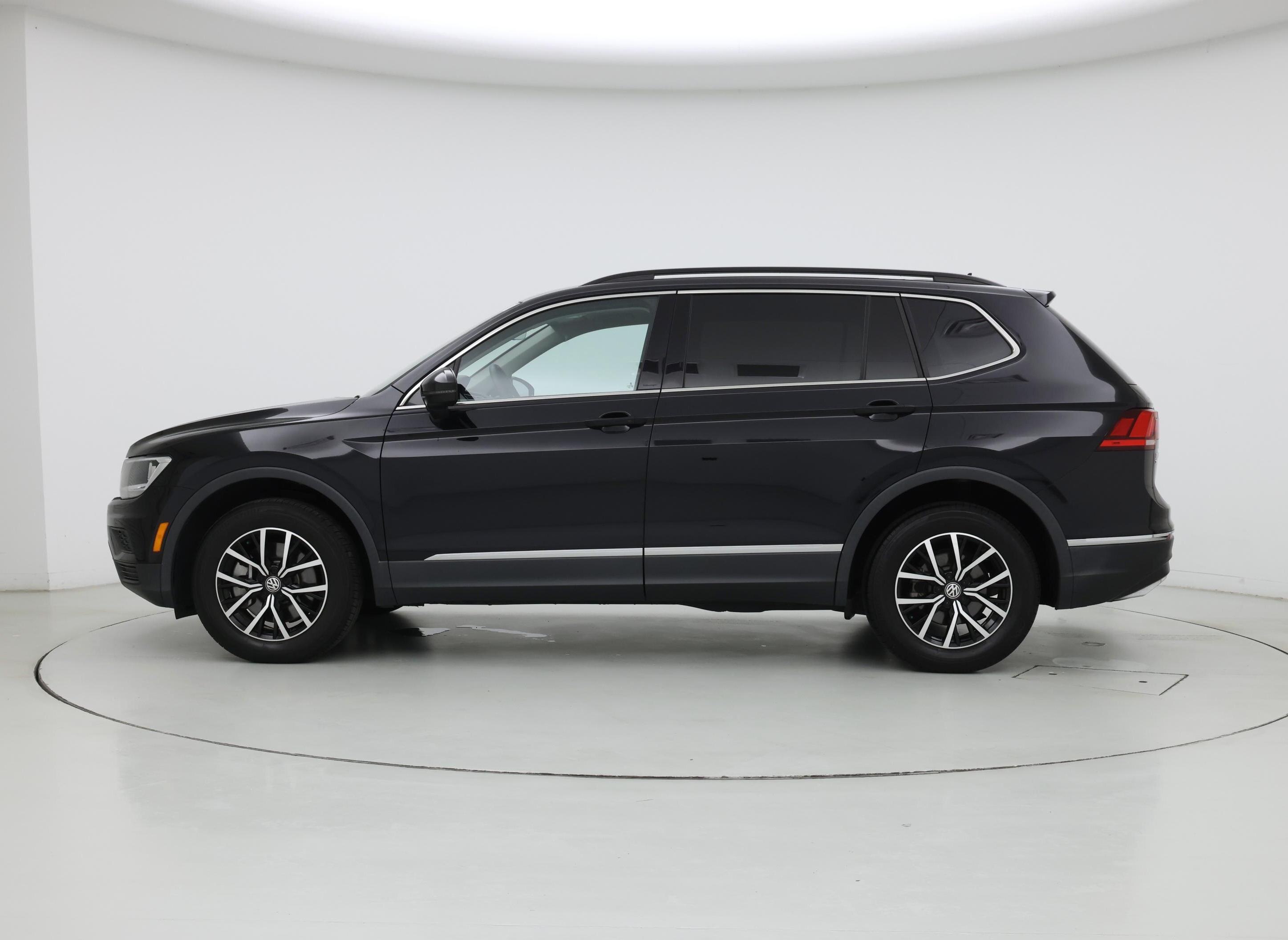 Thumbnail: 2021 Volkswagen Tiguan - 3