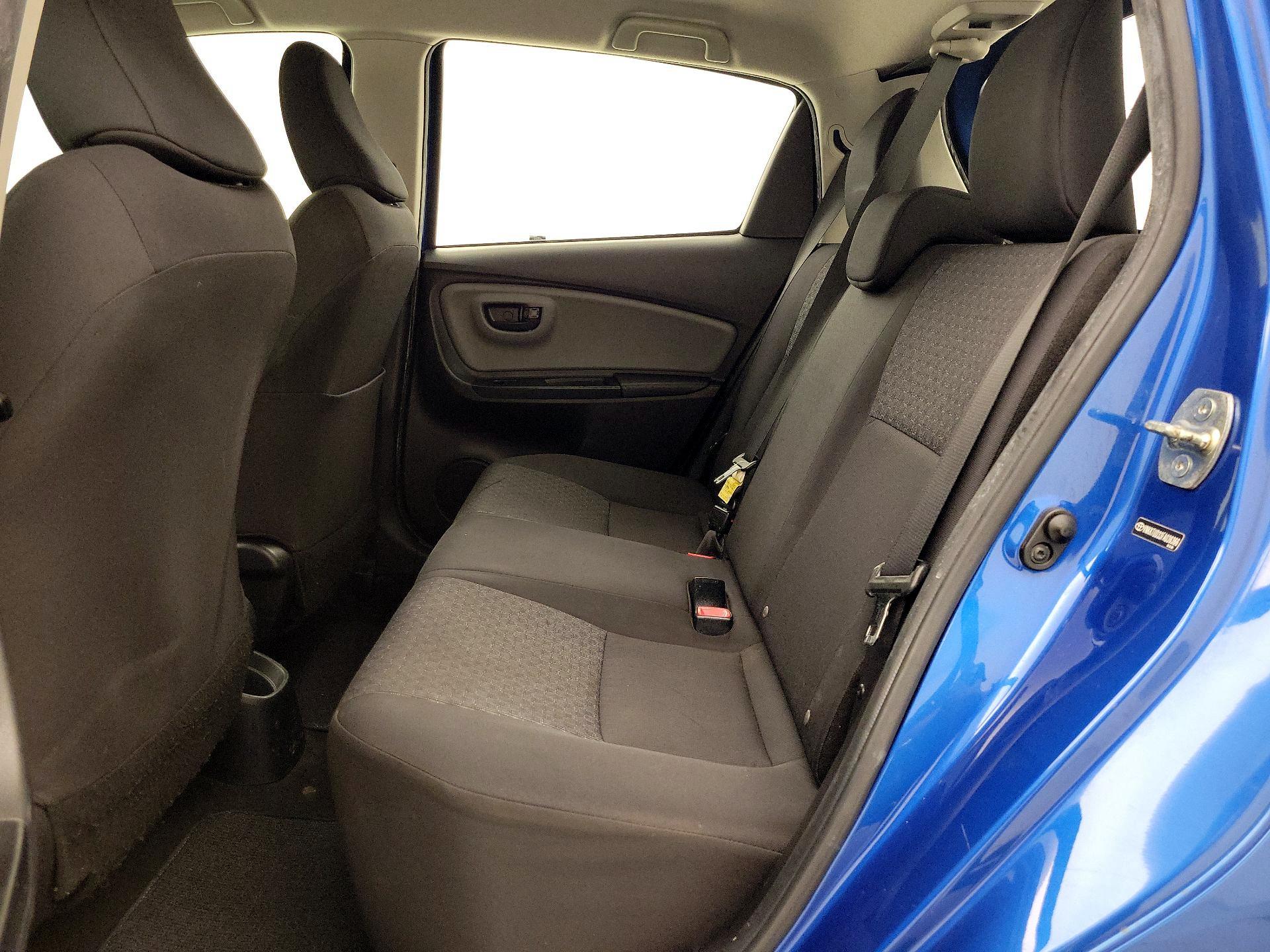 Thumbnail: 2015 Toyota Yaris - 18