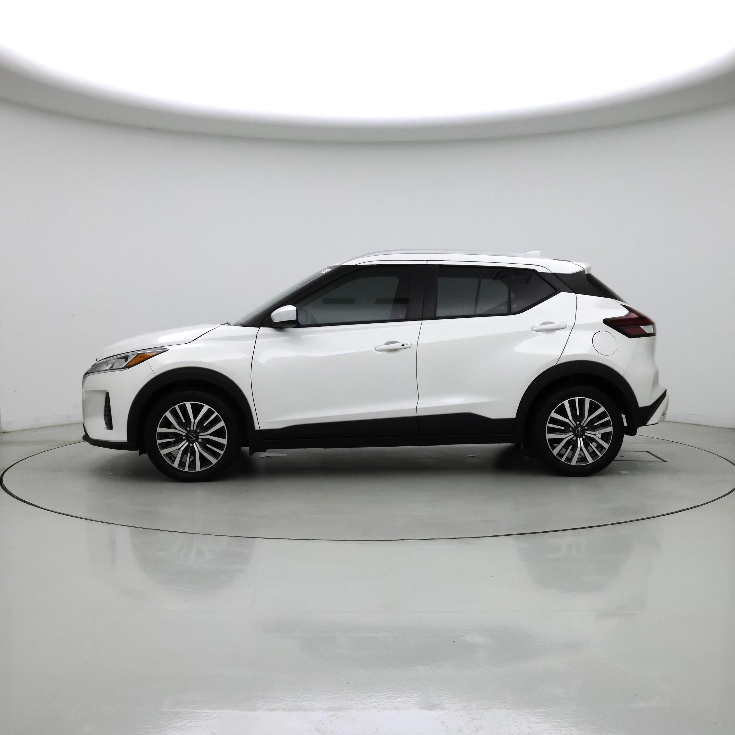 Thumbnail: 2023 Nissan Kicks - 3