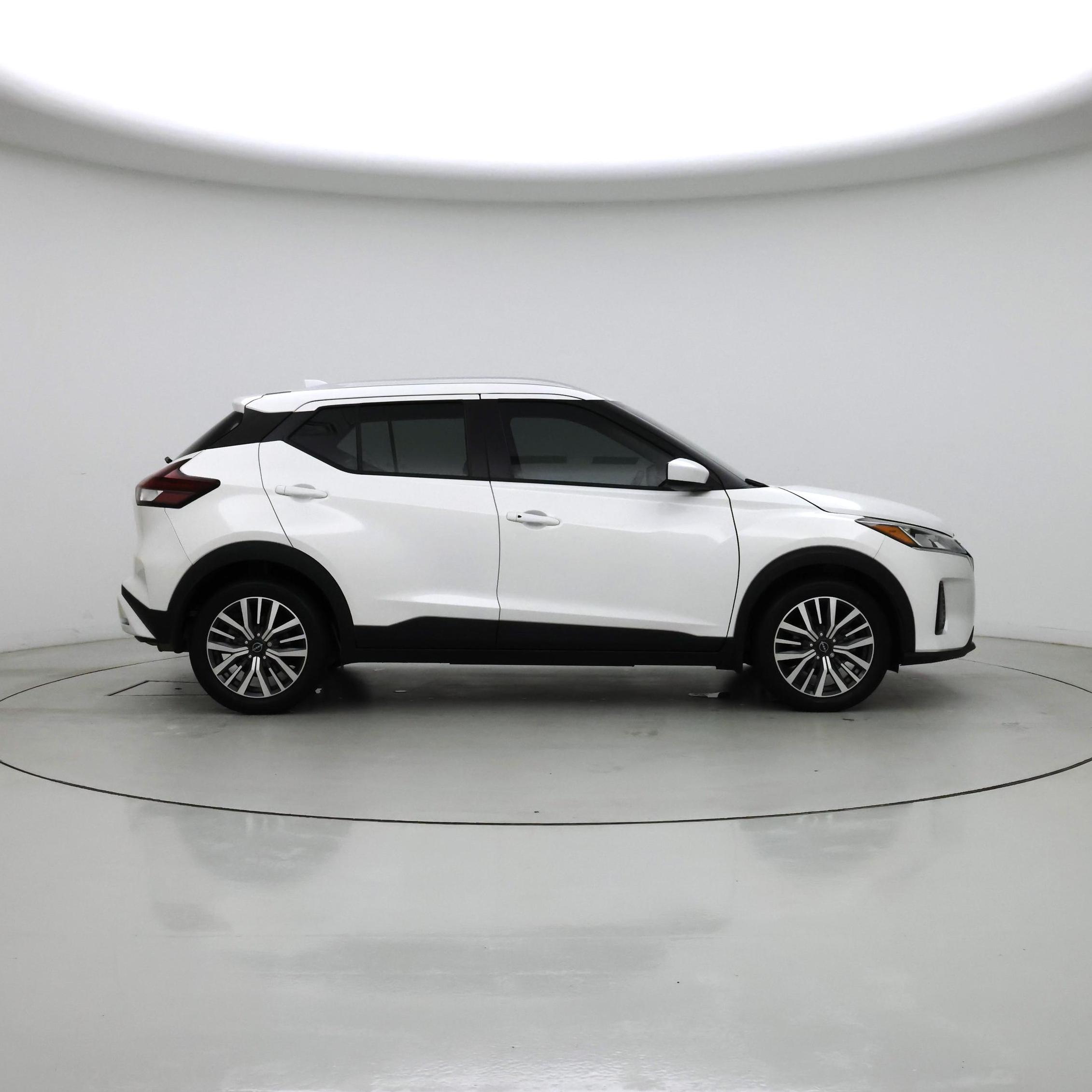 Thumbnail: 2023 Nissan Kicks - 7