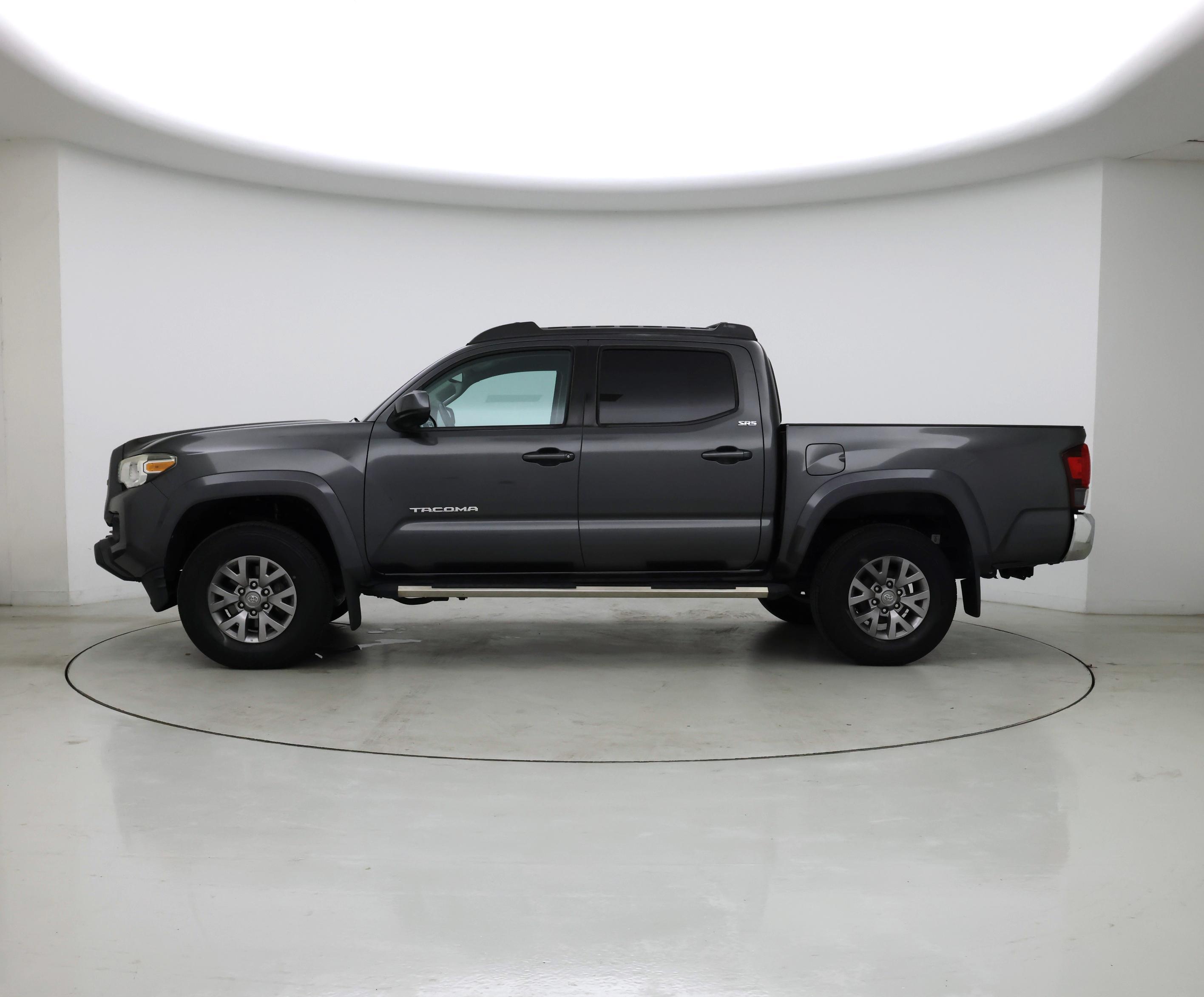 Thumbnail: 2019 Toyota Tacoma - 3