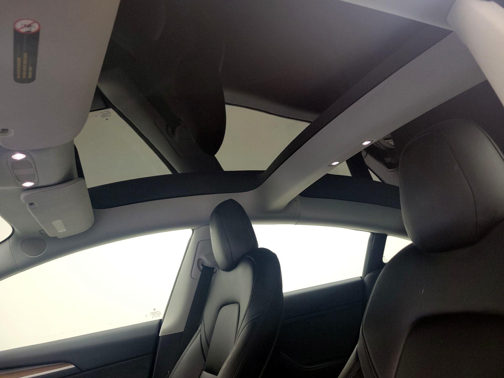Thumbnail: 2022 Tesla Model 3 - 17